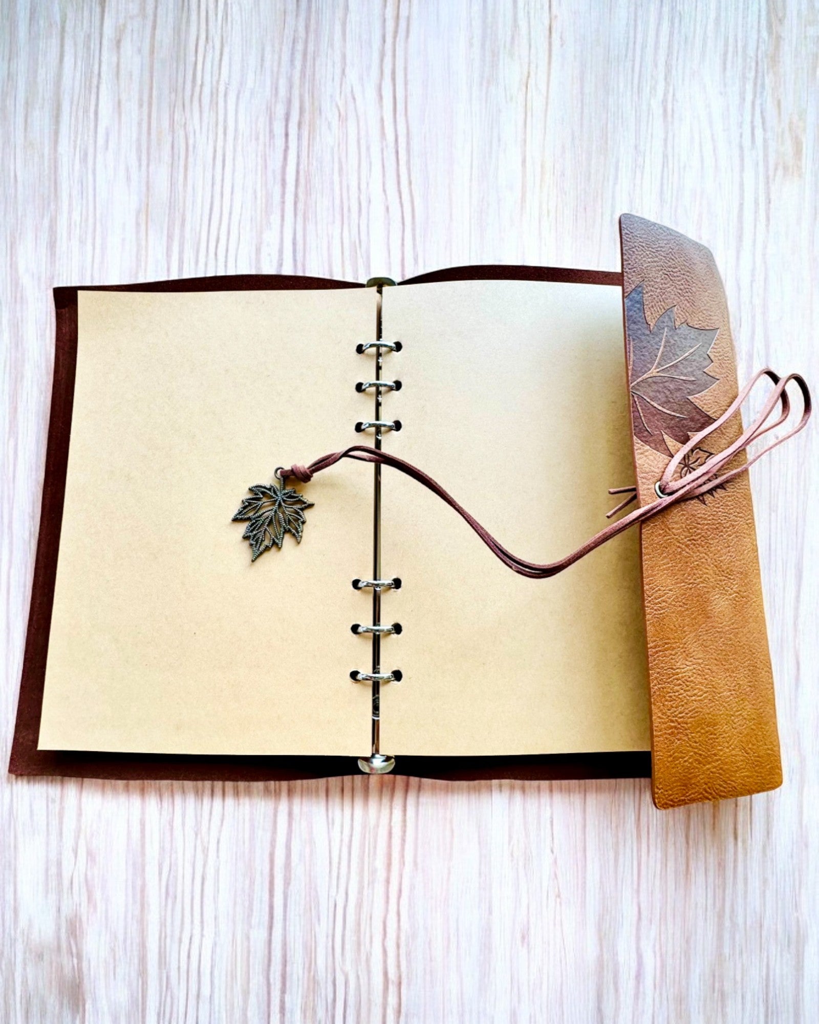 Notebook "Autumn Leaves" A5 Format, customizable with engraving for a gift