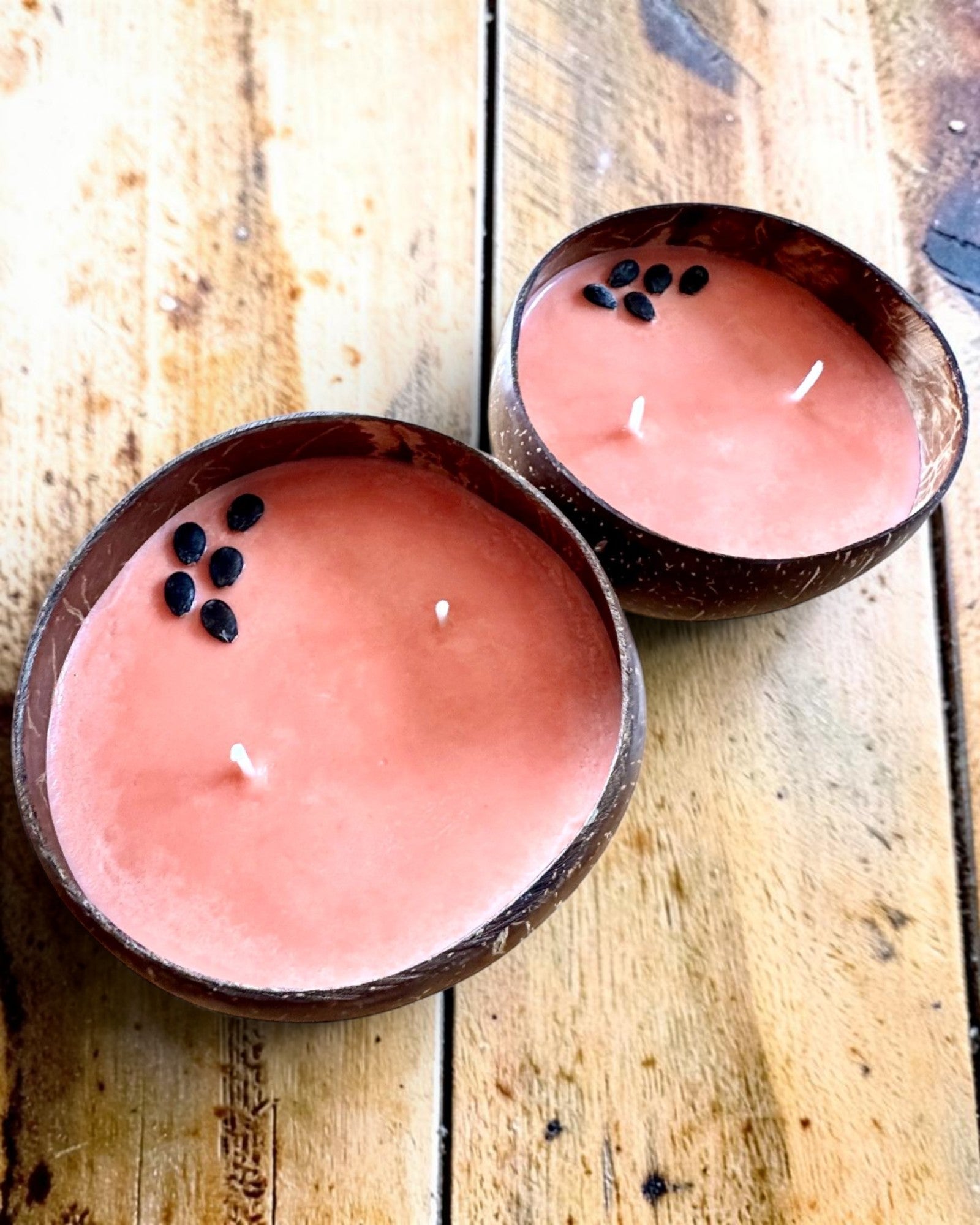 Soy Candle in a Coconut 200-300 ml – Summer Collection, 3 scents to choose from, personalization with engraving