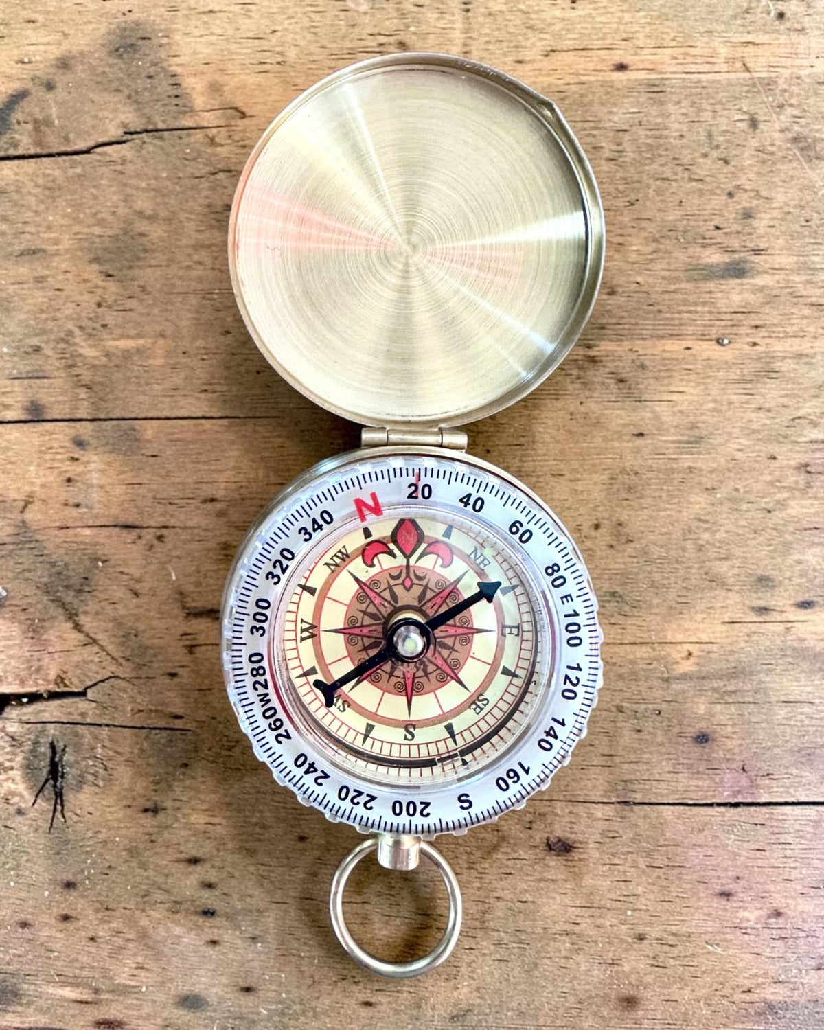 Waterproof Brass Compass with Glow Effect - Essential for Hiking and Camping, personalization with engraving