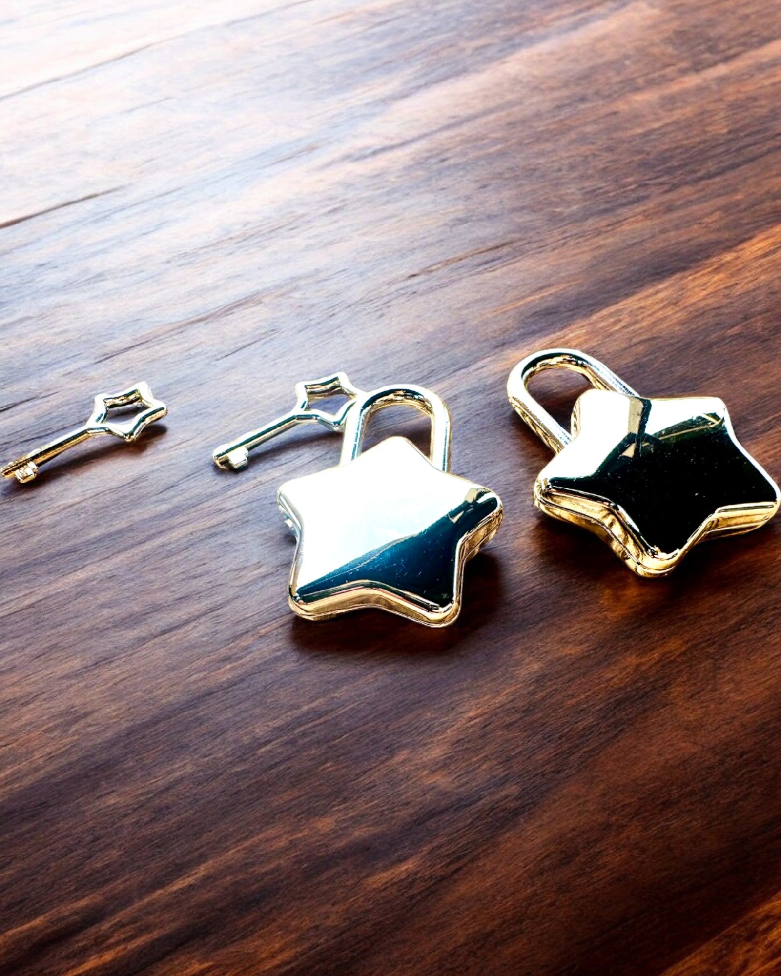 2 Star Mini Padlocks with Engraving – Secure Your Dreams, personalized as a gift, 2 color variants to choose from