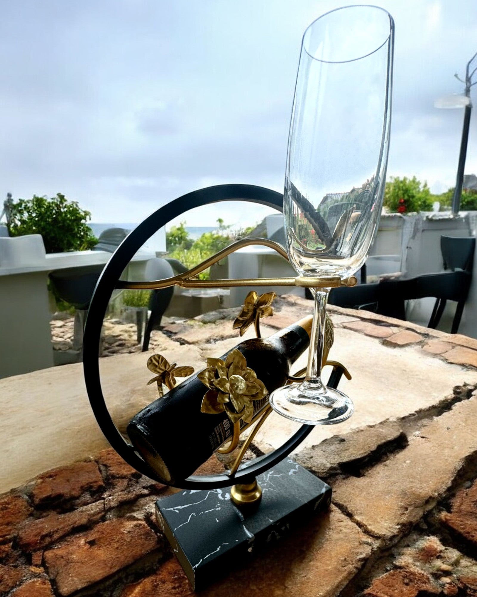 "Elegant Insect" Stand - for wine bottle and glasses, height 33 cm, customizable with engraving for a gift