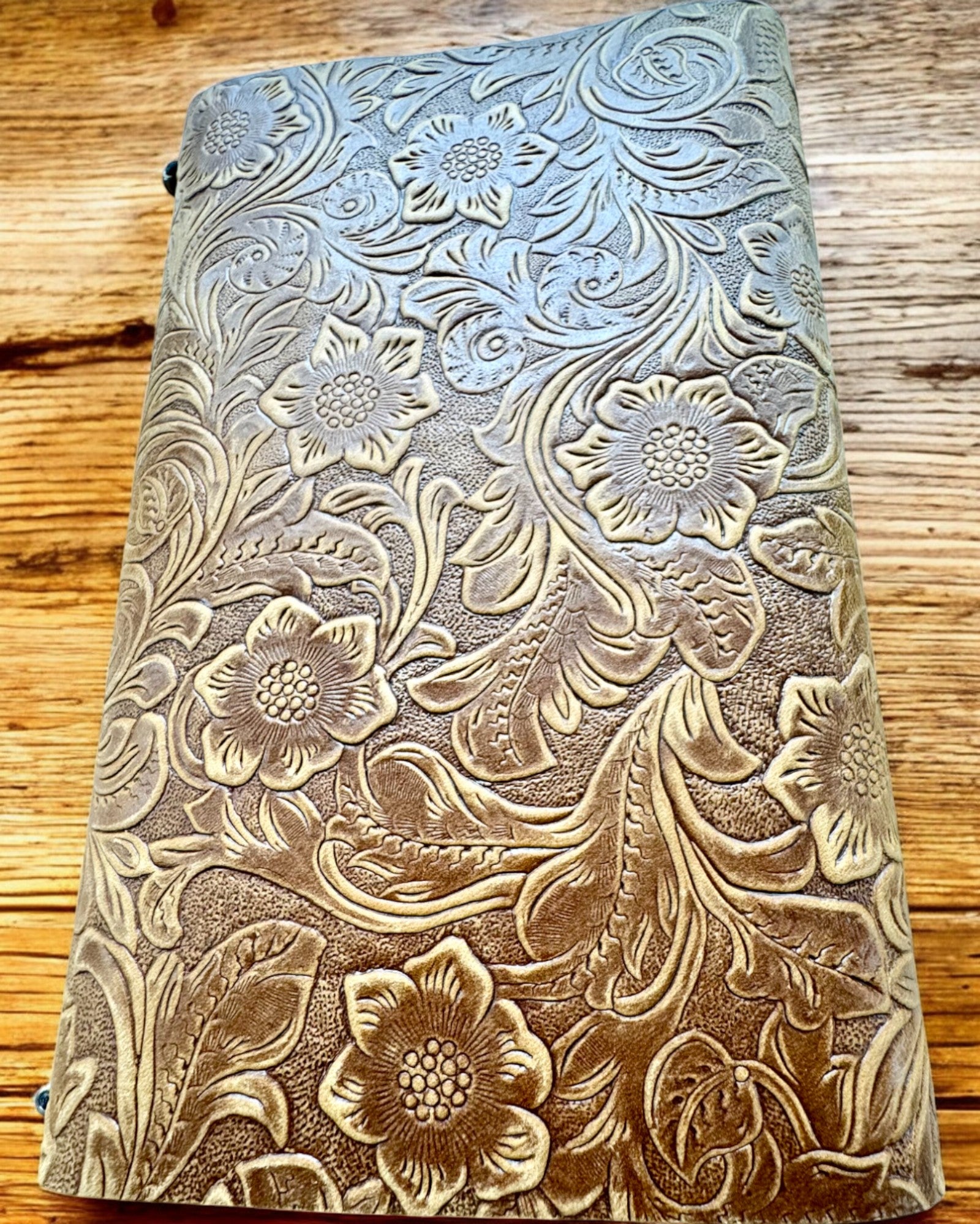 Luxury Retro Notebook with Leather Cover - "Vintage Elegance", 480 pages, customizable with engraving