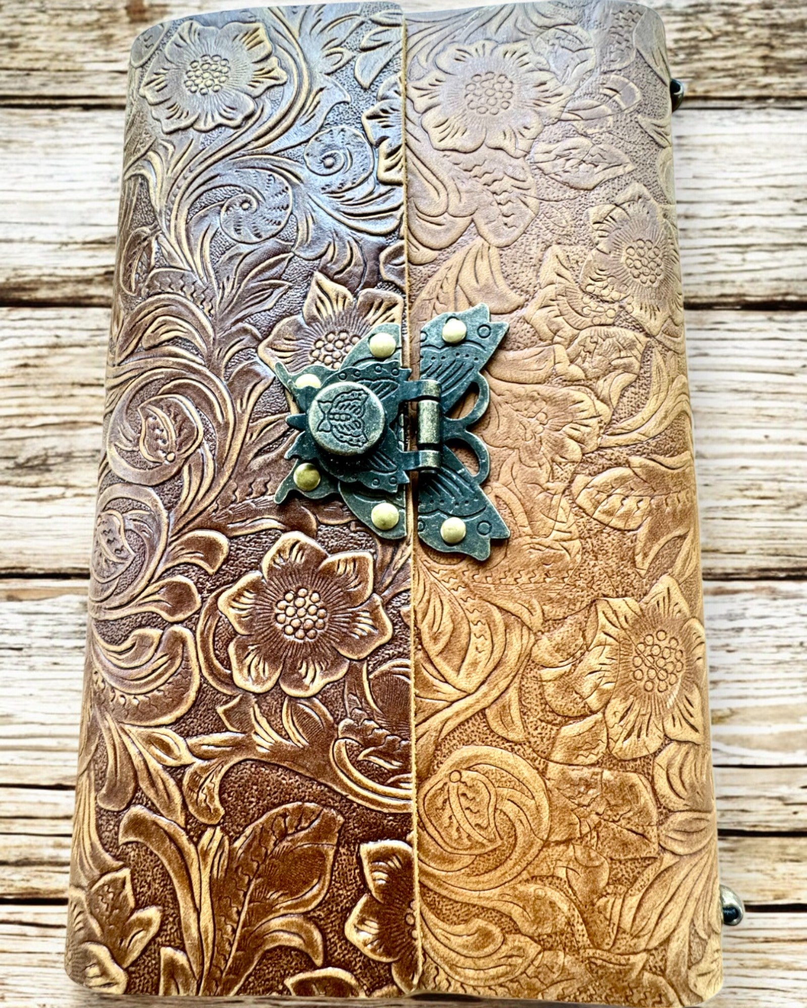 Luxury Retro Notebook with Leather Cover - "Vintage Elegance", 480 pages, customizable with engraving