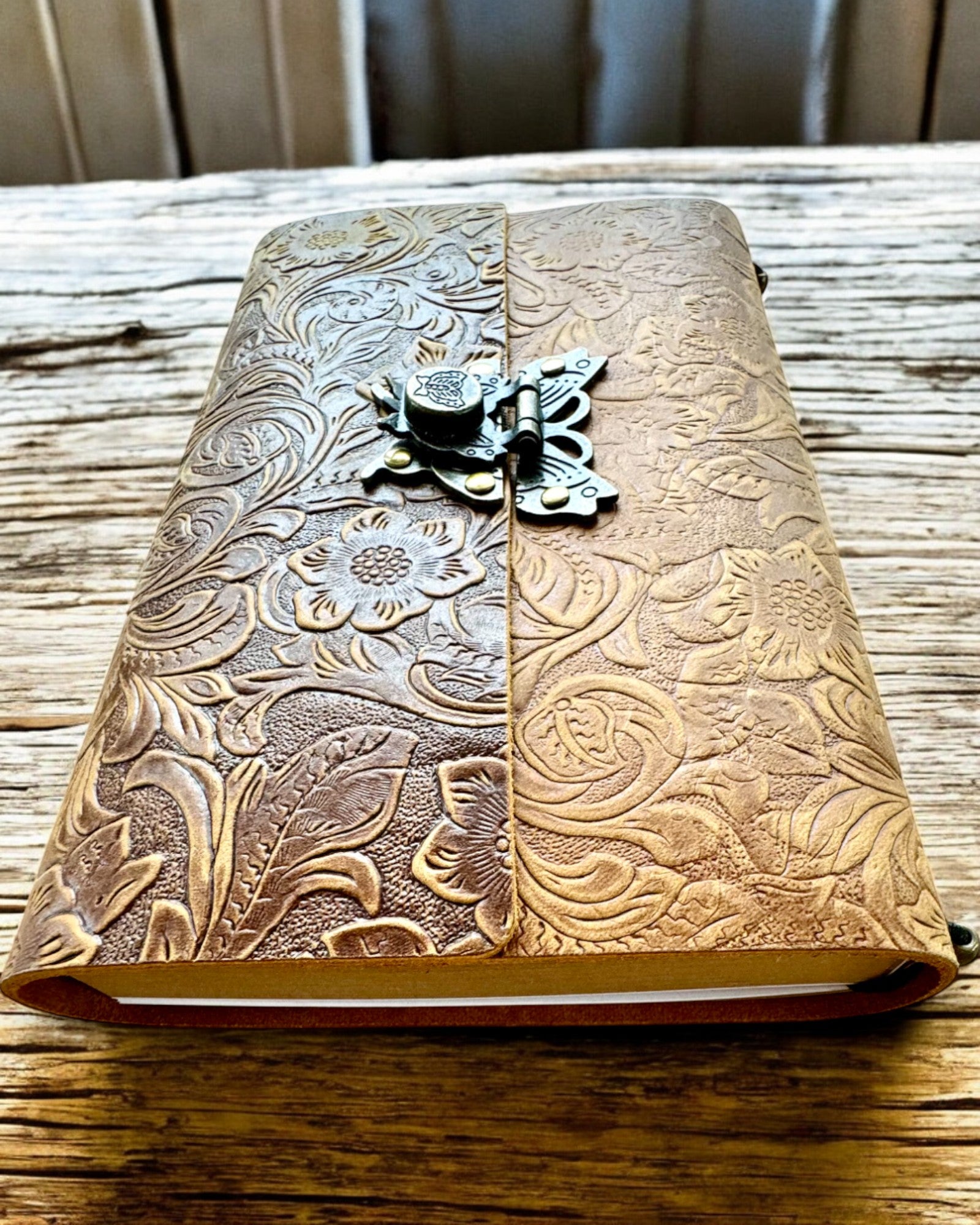 Luxury Retro Notebook with Leather Cover - "Vintage Elegance", 480 pages, customizable with engraving