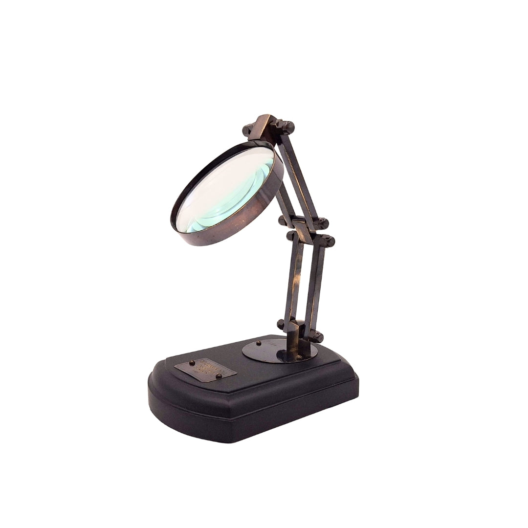 Magnifying glass on a wooden base - MG4ZS