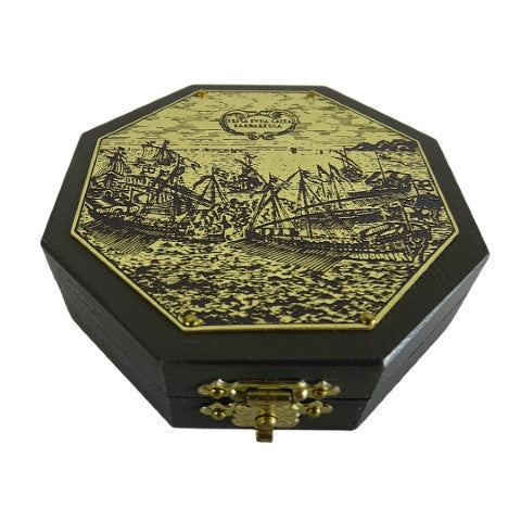 Octagonal sundial and compass H06