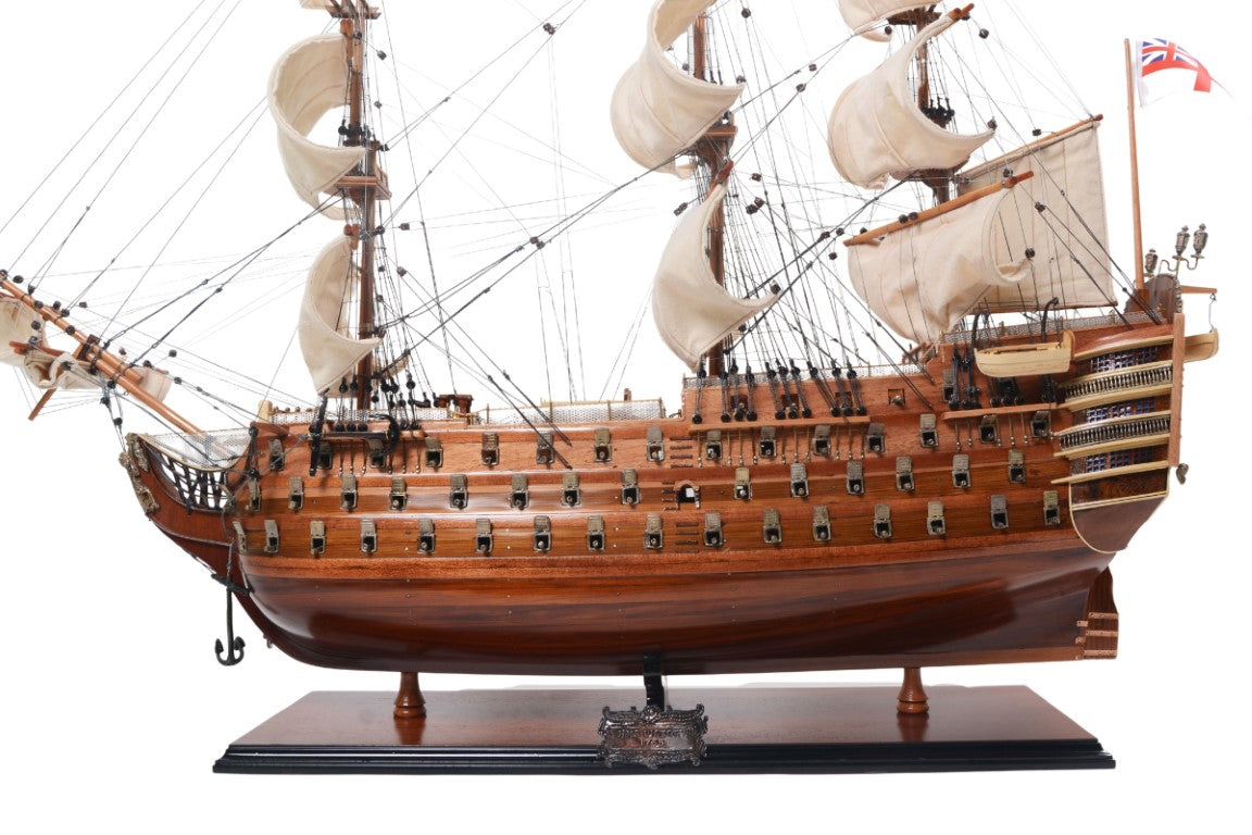 Exclusive model of the HMS Victory sailing ship VIC80R