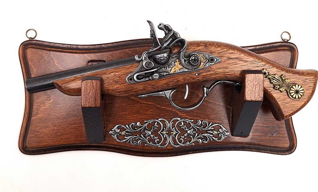 Pistol Replica on a Hanger – for Wall Mounting – TR-239