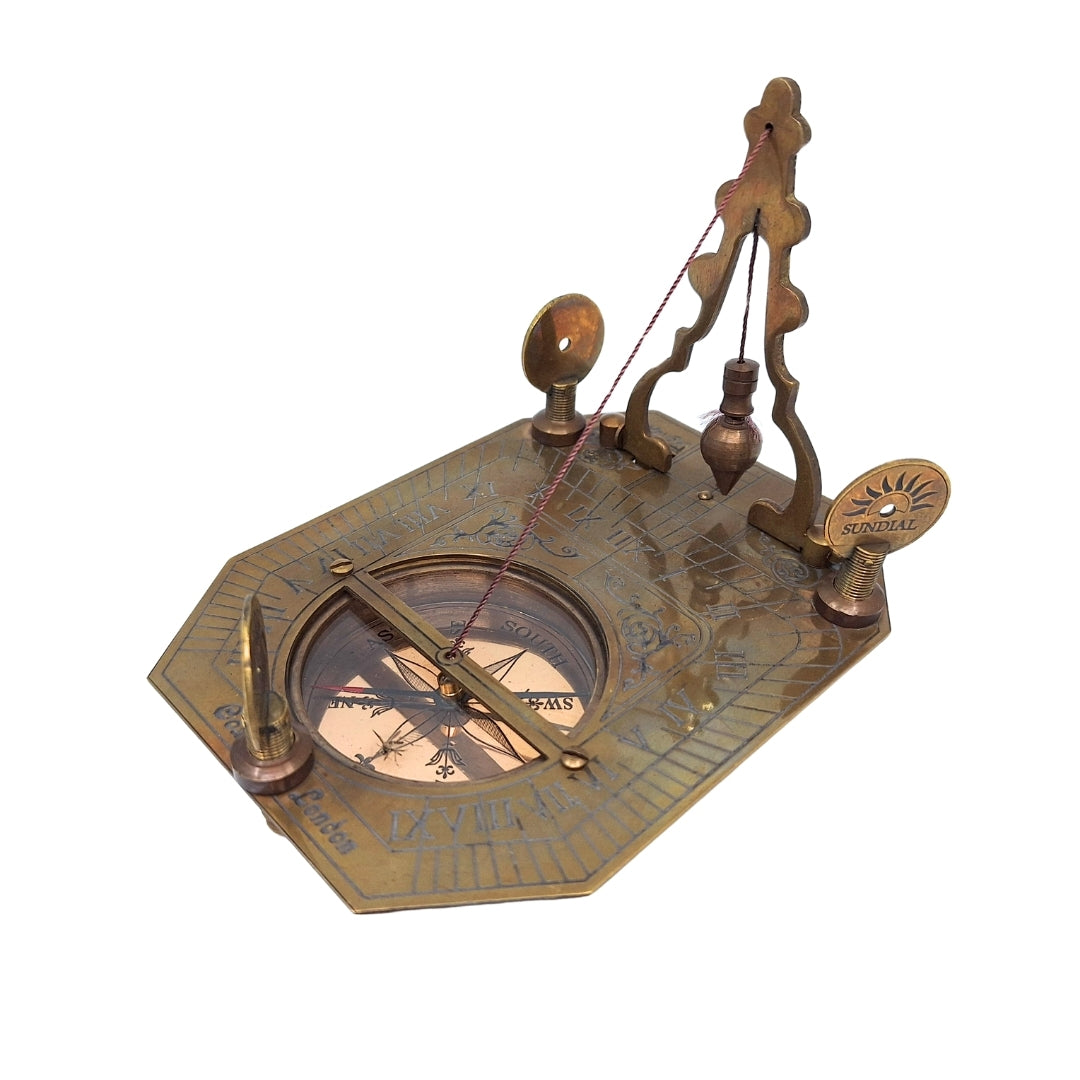 Elegant Brass Compass with Sundial in a Wooden Box - Ideal Gift for Travelers, Retro Style, Dimensions: 11.5 x 8.8 x 9.0 cm, Material: Brass and Wood