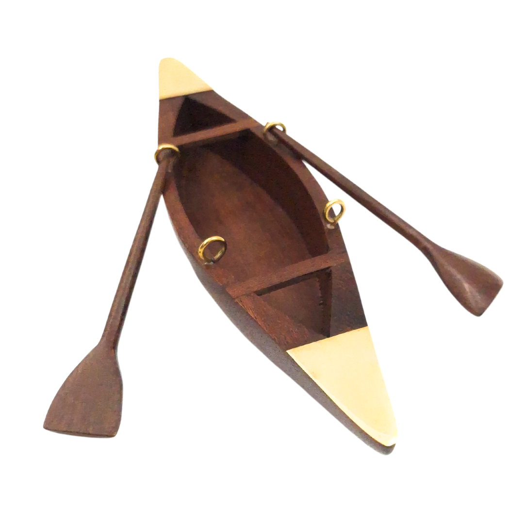 Elegant Wooden Boat Model 25 cm - Desk Decoration with Brass Elements - Ideal Gift for a Sailor with Engraving Personalization Option - Nautical and Retro Style