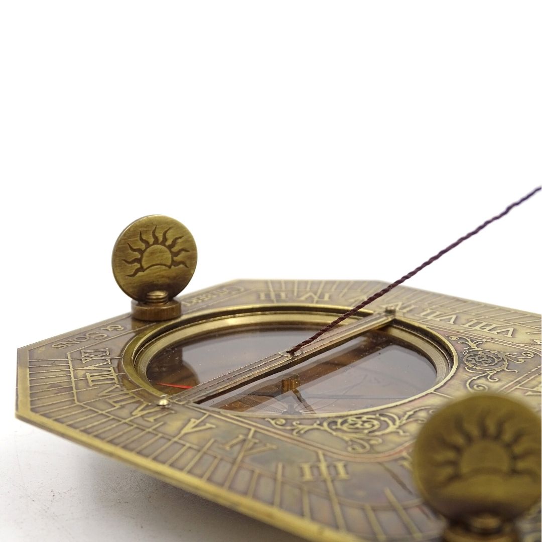 Sundial with Compass in a Wooden Box – Retro Gift for a Traveler – SUN-0106