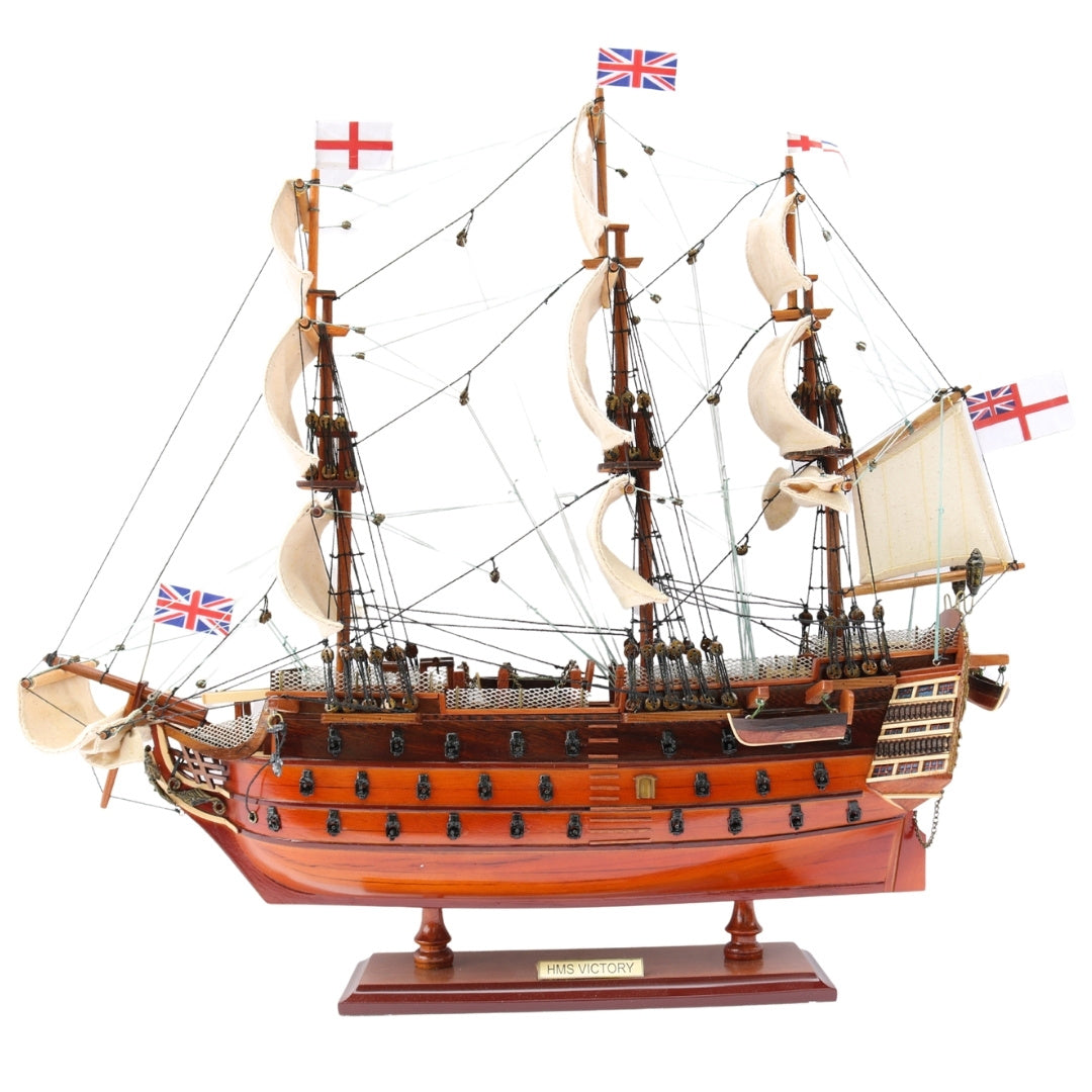 Assembled 54 cm HMS Victory sailing ship model - Handmade replica with the option of personalization by engraving - Ideal gift for sailing enthusiasts - High quality, elegant wooden base