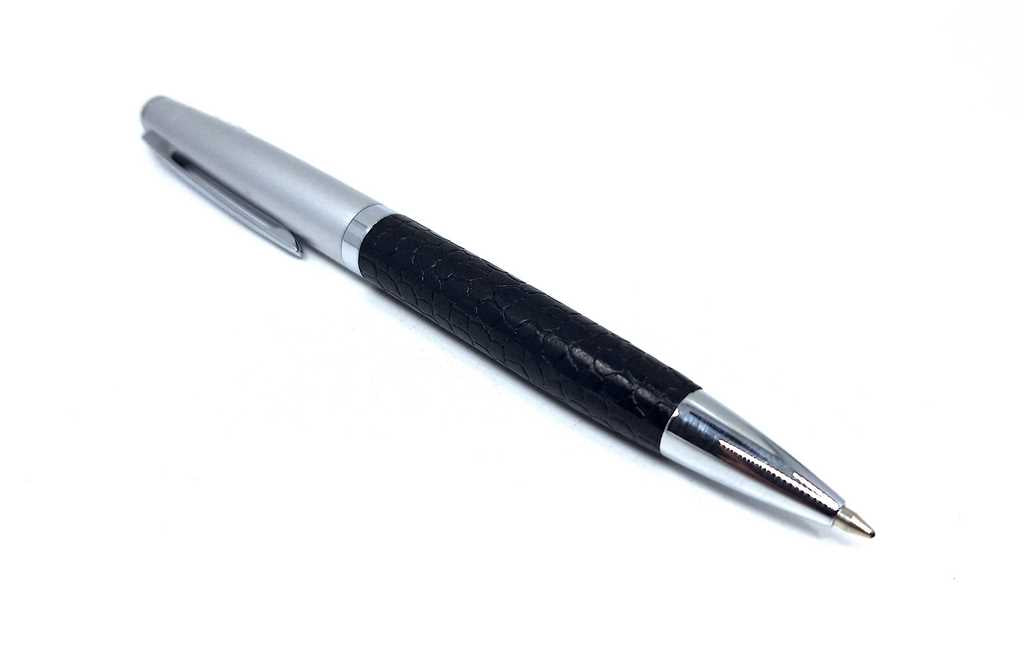 Elegant pen in a metal casing - DL1