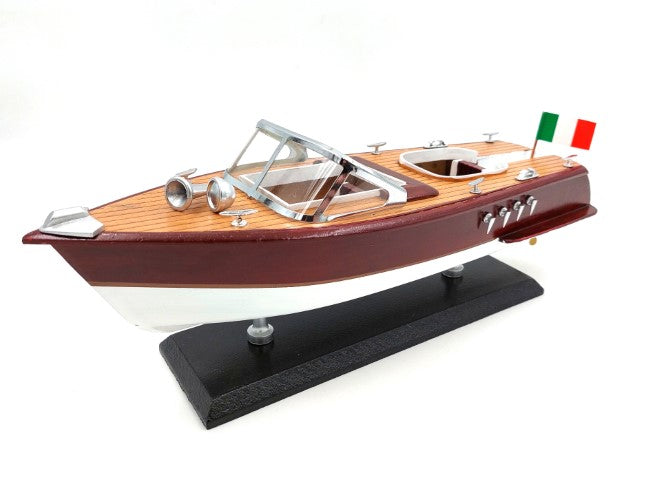 Motorboat model - perfect gift for sailing enthusiasts - REE