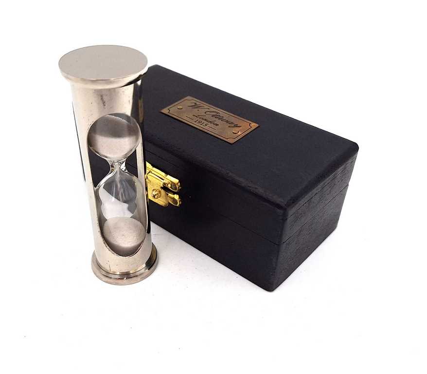 Retro Brass Hourglass in a Wooden Box - 1 minute - NI1314A