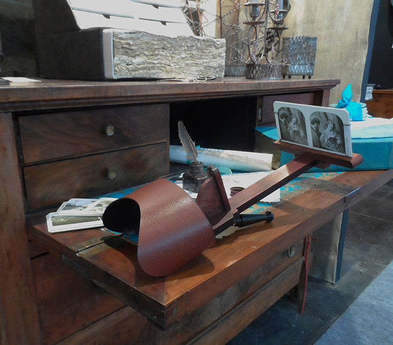 Stereoscope - Retro Optical Instrument - H60
