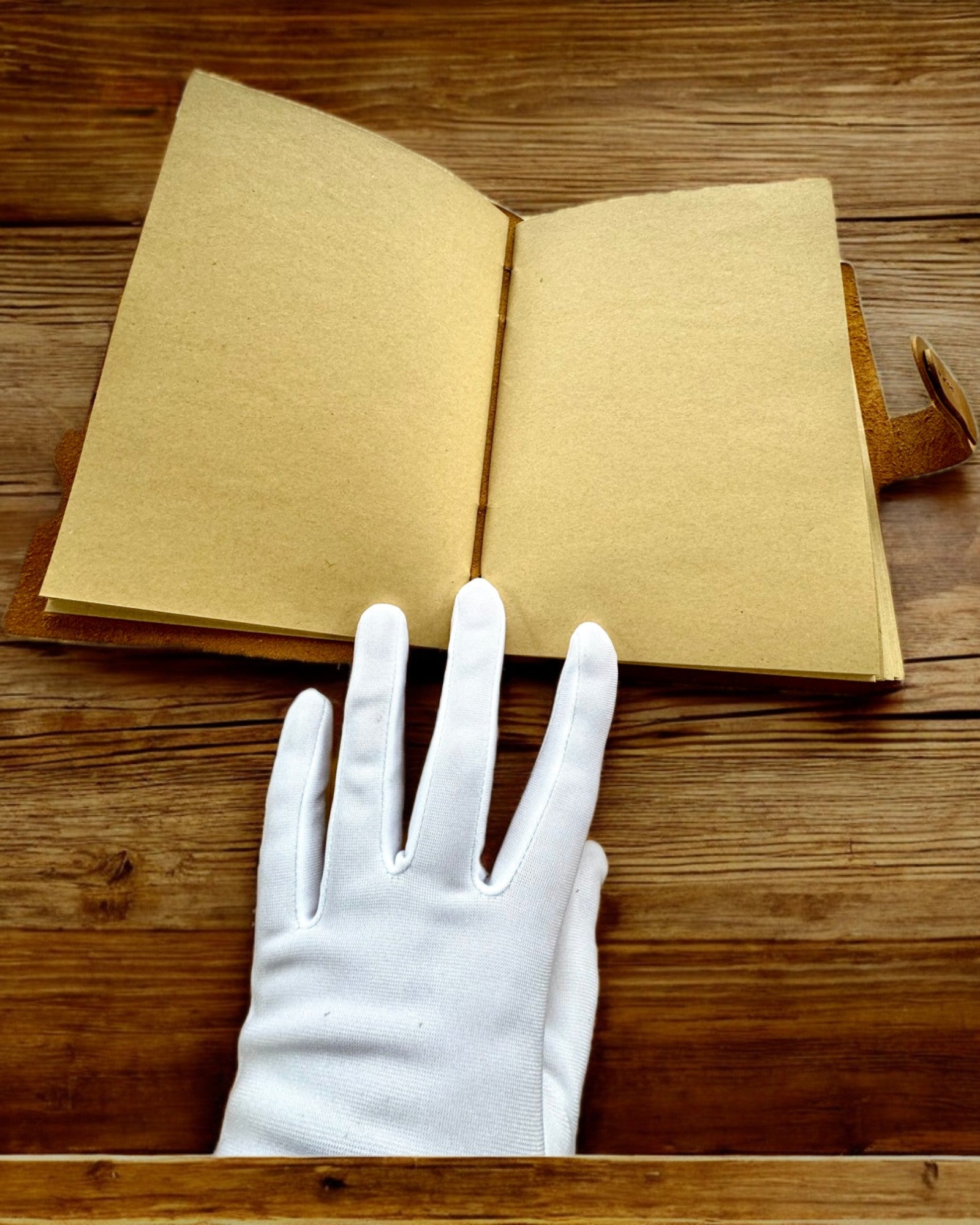 Premium Notebook "RetroNotes" – Elegant Genuine Leather Notebook - 200 pages, 120g, notebook, sketchbook, brown color, engraving personalization