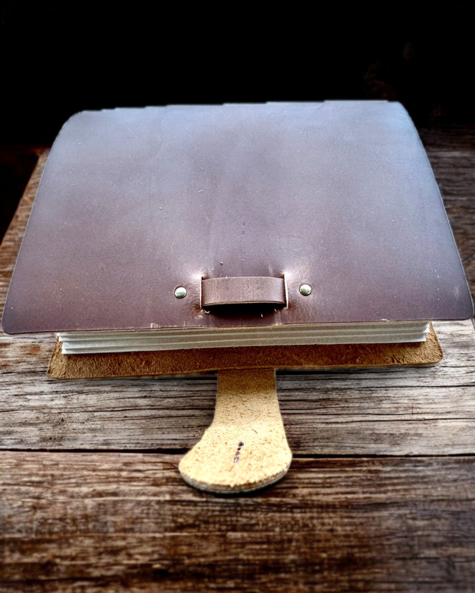 Premium Notebook "RetroNotes" – Elegant Genuine Leather Notebook - 200 pages, 120g, notebook, sketchbook, brown color, engraving personalization