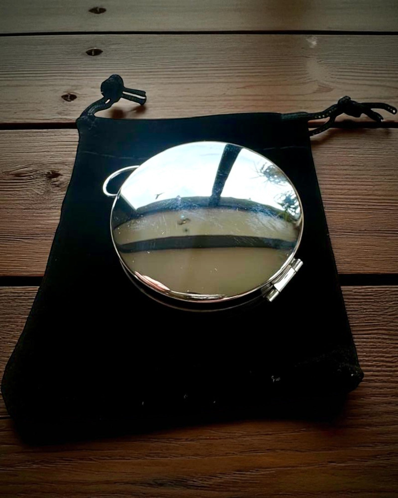 Waterproof Brass Compass with Glow Effect - Essential for Hiking and Camping, personalization with engraving