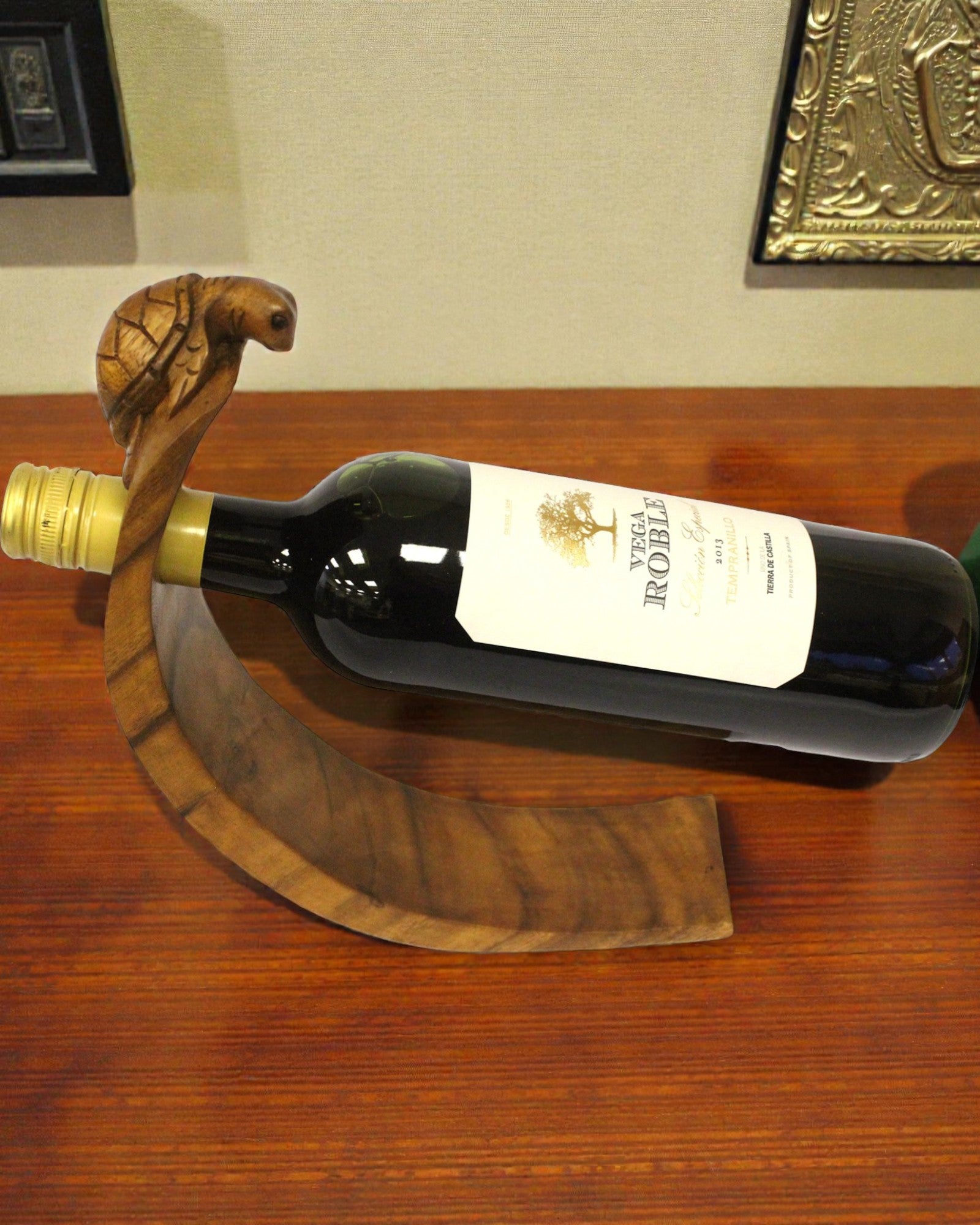 Tortu Balance – Hand-Carved Balancing Wine Holder in the Shape of a Turtle