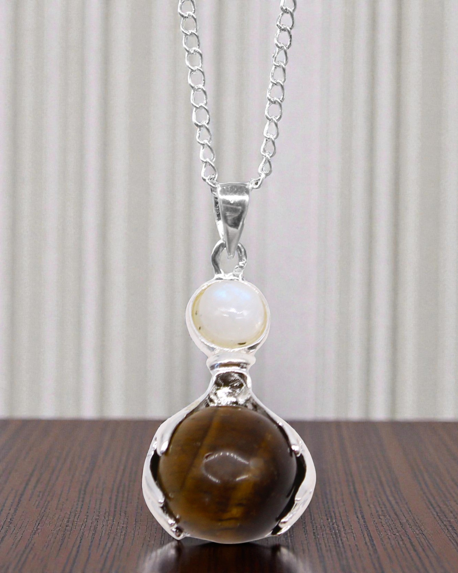 Crystal Hands – Healing Hands Tiger’s Eye Pendant