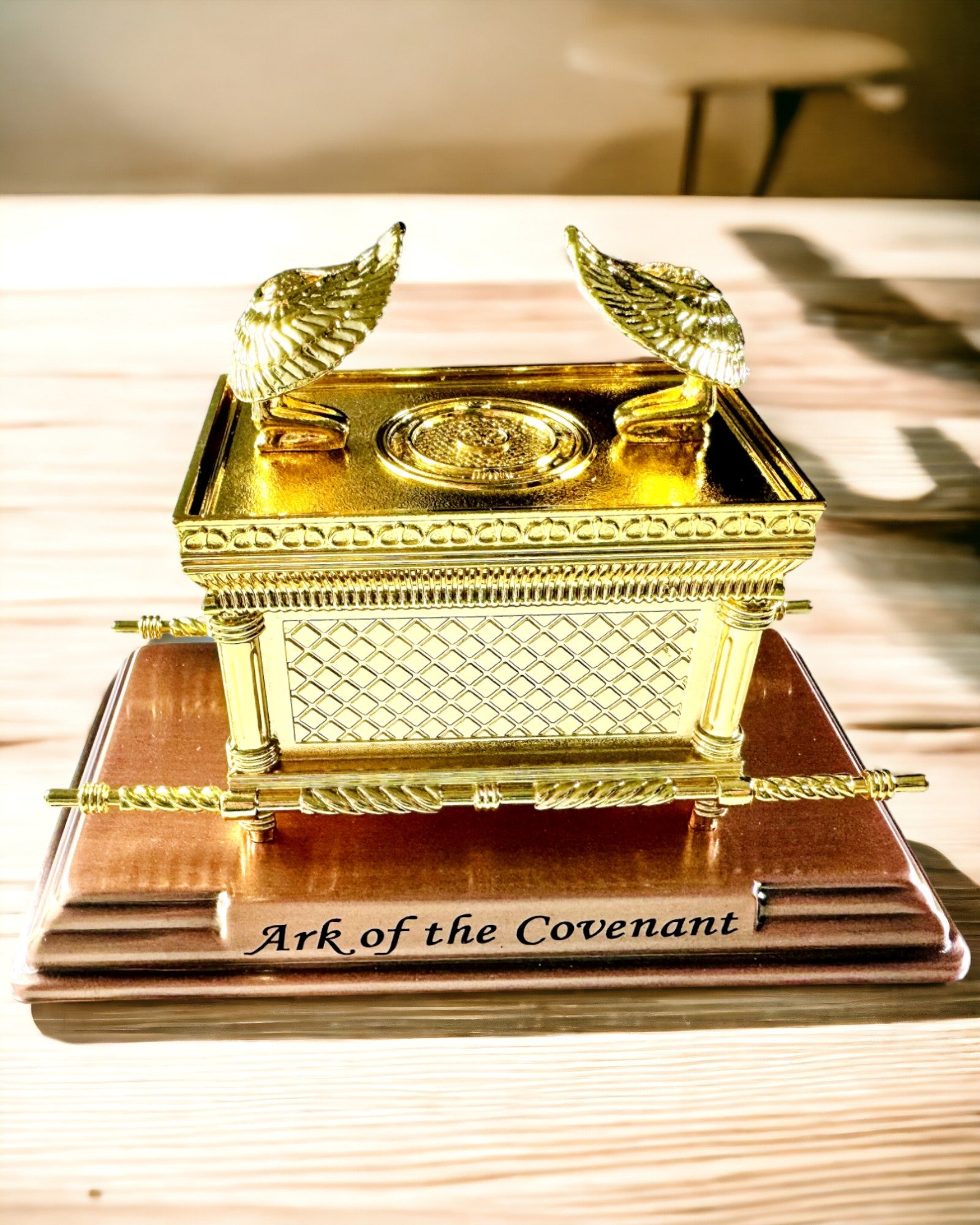 Replica of the Gilded Ark of the Covenant, Decorative Ark Figurine with Copper Stand, Jerusalem Inspiration, 18x10x12 cm