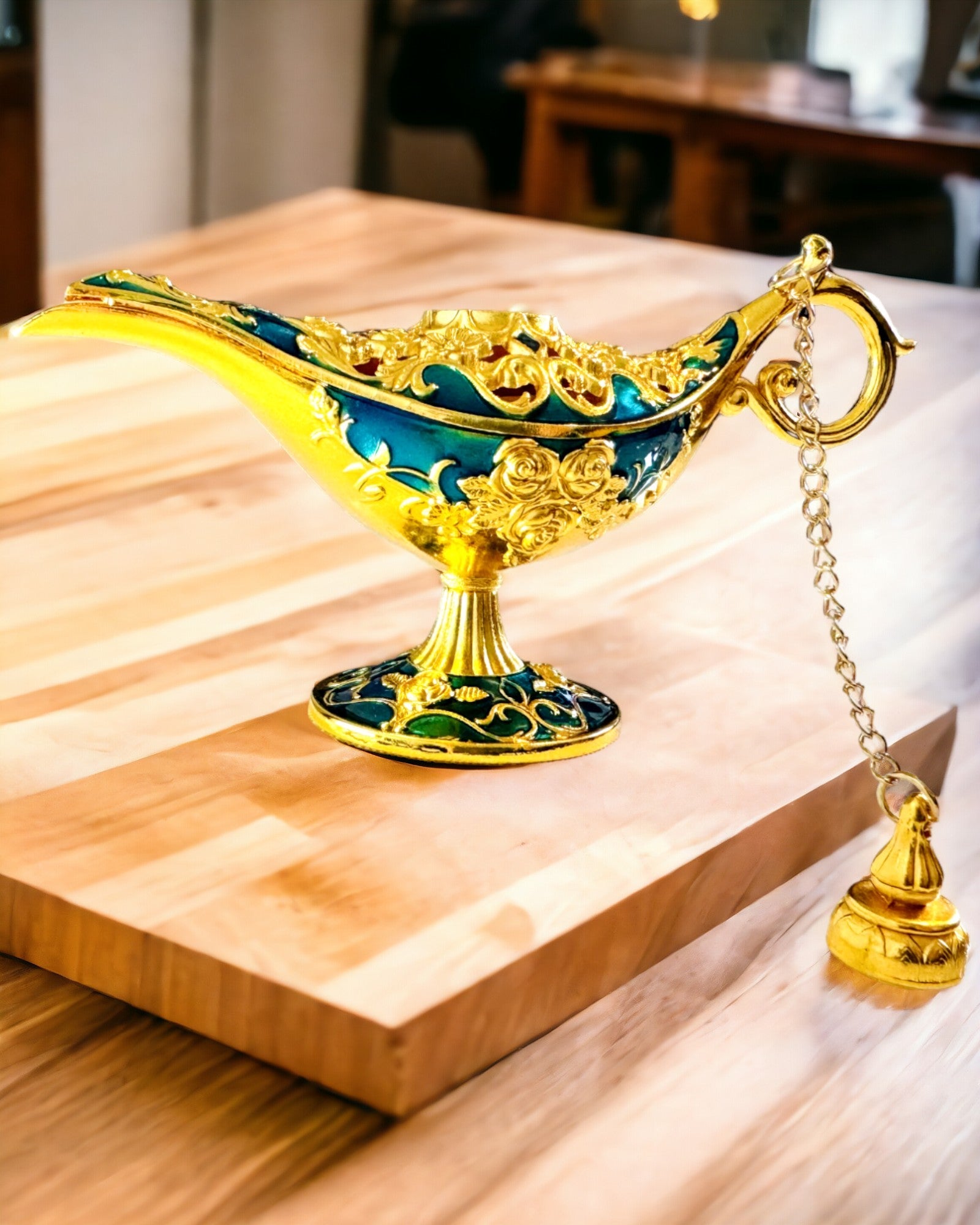 Small Handcrafted Aladdin Lamp - Metal Artistic Handicraft for Home Decoration, engraving