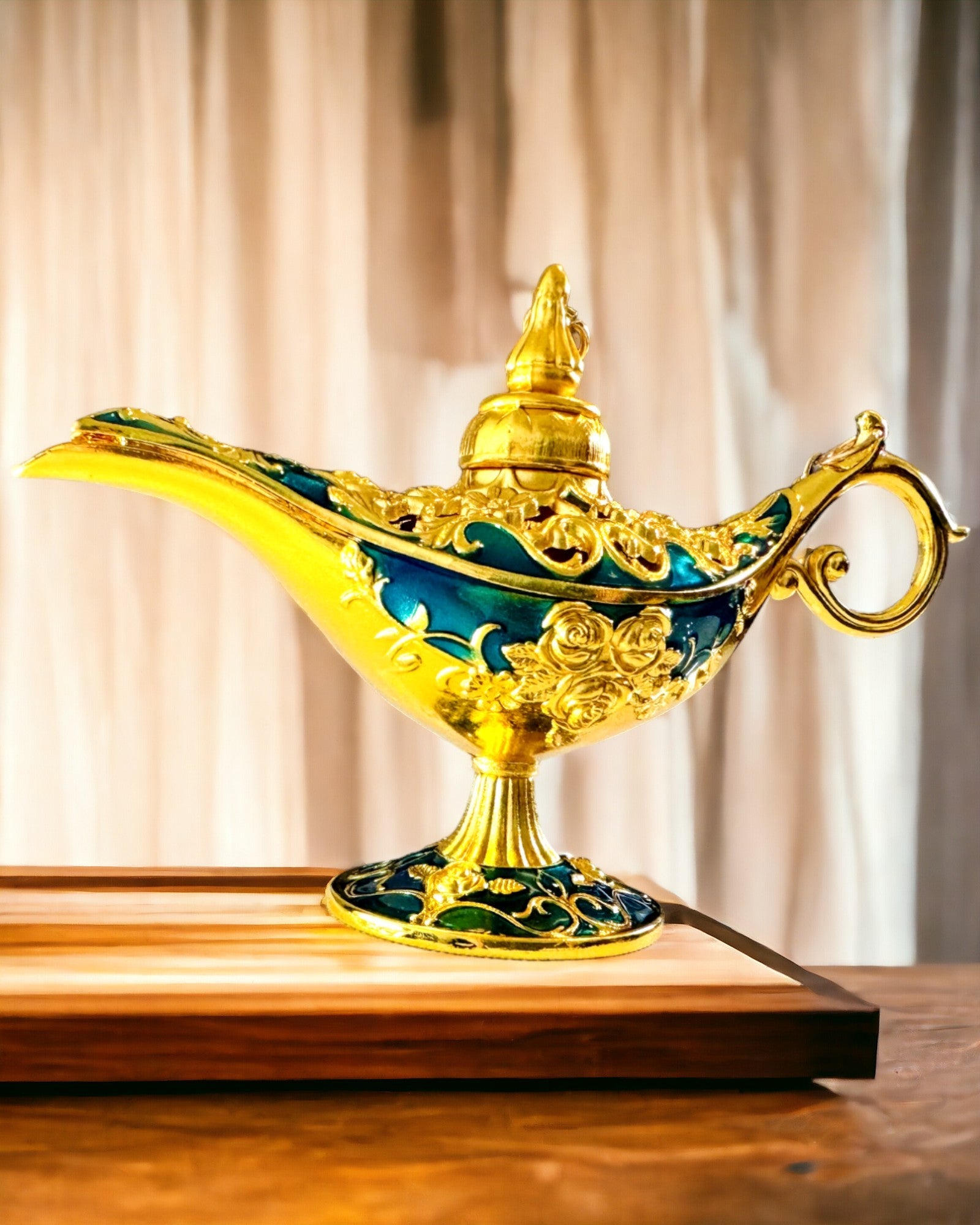Small Handcrafted Aladdin Lamp - Metal Artistic Handicraft for Home Decoration, engraving