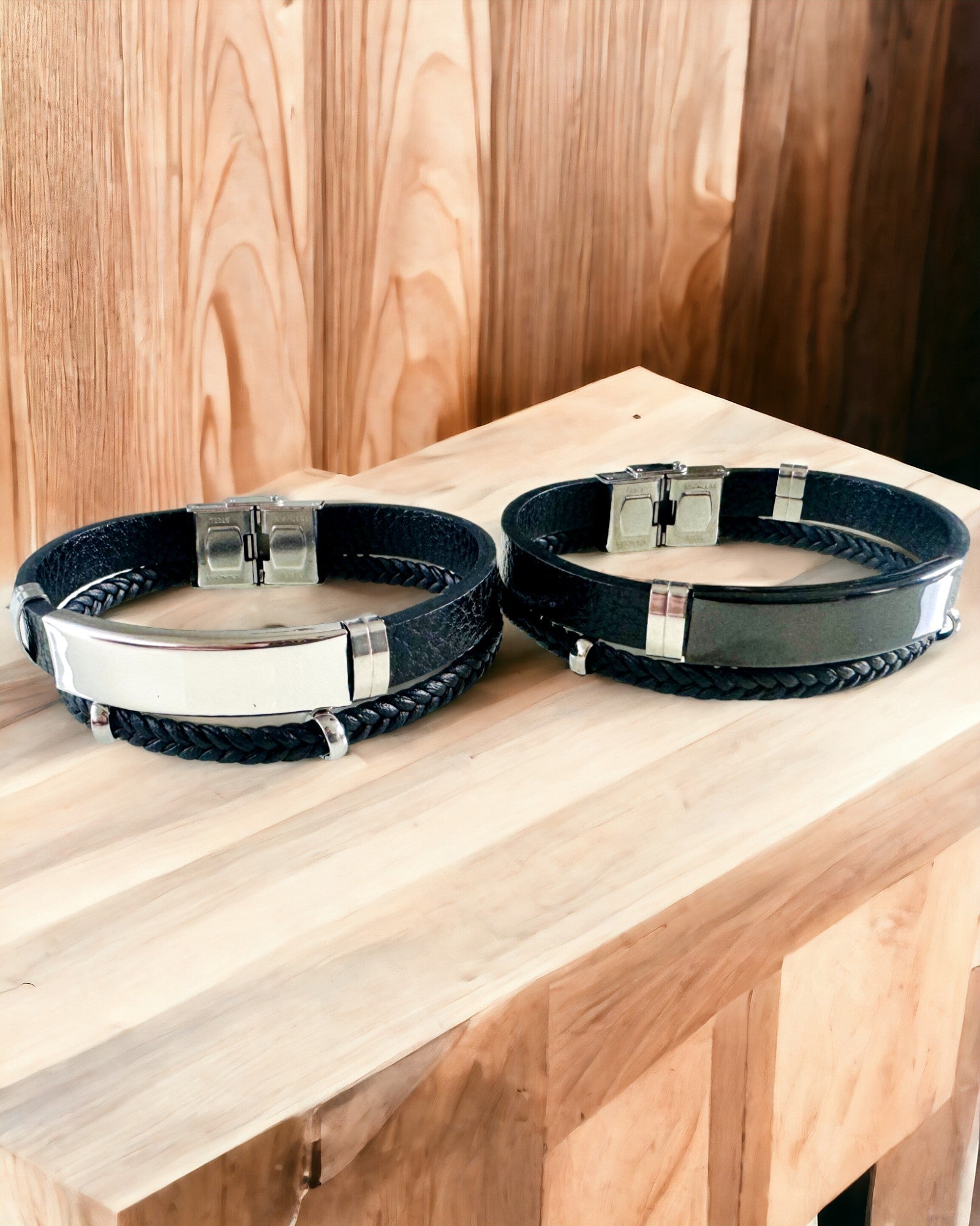 Men's Bracelet with PU Leather and Stainless Steel with Engraving Option – Available in Two Color Variants