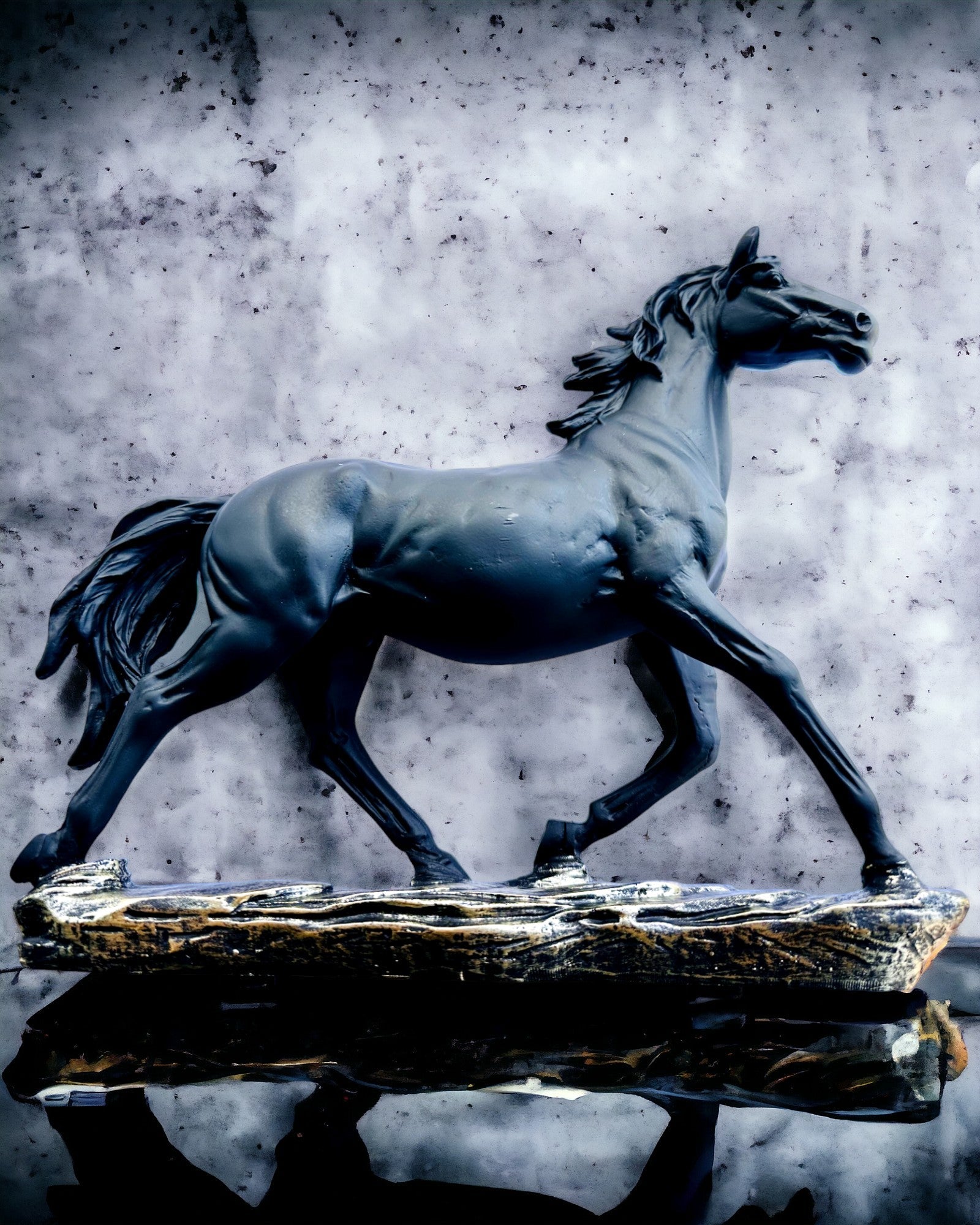 "Czarny Galop" - Elegant Horse Figurine with Engraving Option