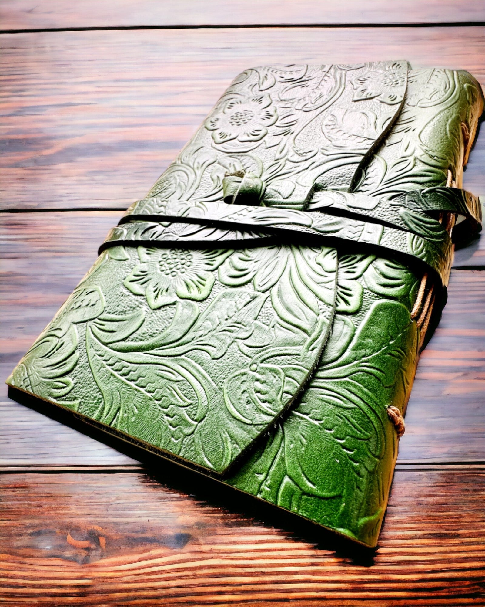 Premium Leather Notebook "Nature's Elegance" - 200 pages, 120g, notebook, sketchbook, 2 colors to choose from, personalization with engraving