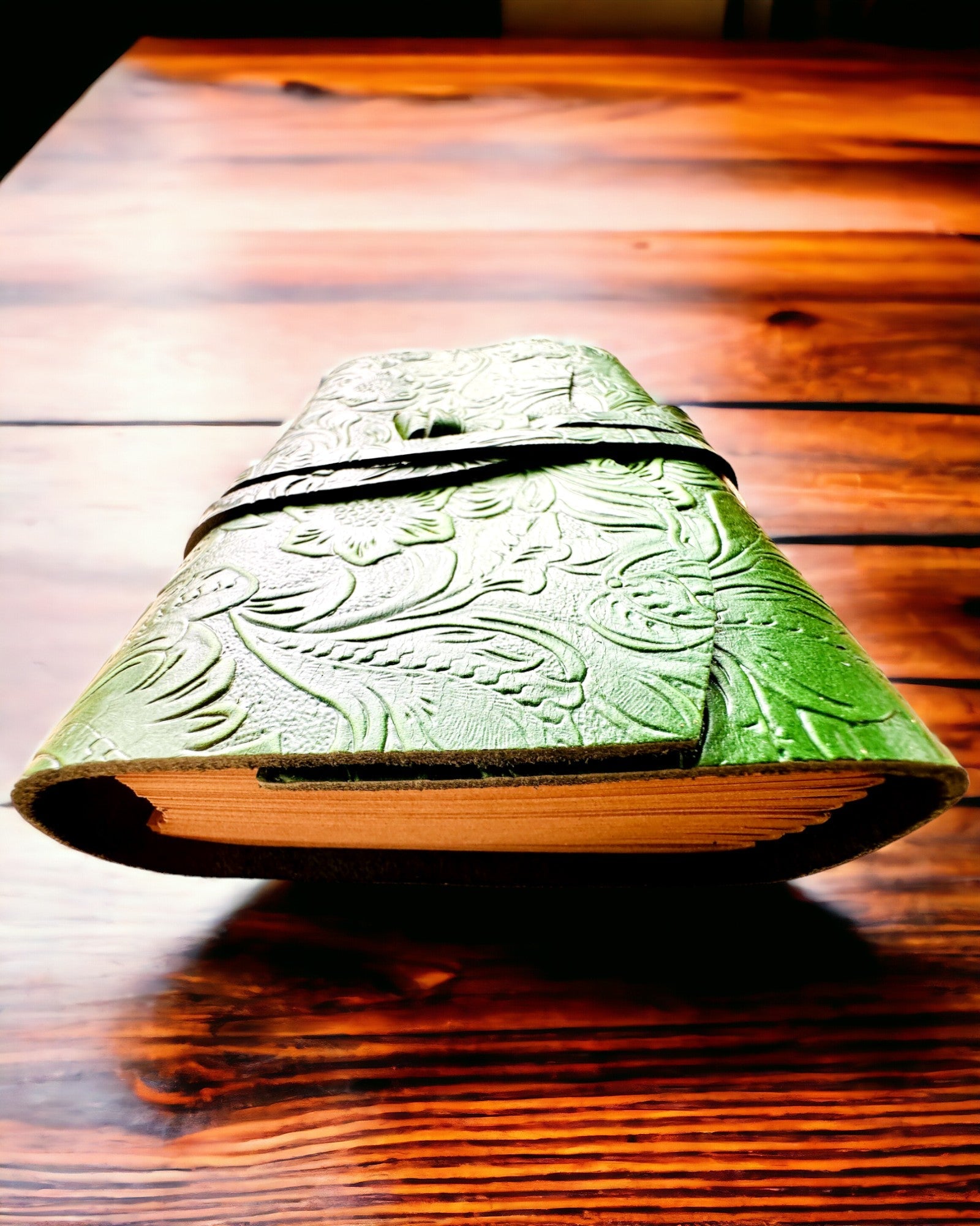 Premium Leather Notebook "Nature's Elegance" - 200 pages, 120g, notebook, sketchbook, 2 colors to choose from, personalization with engraving