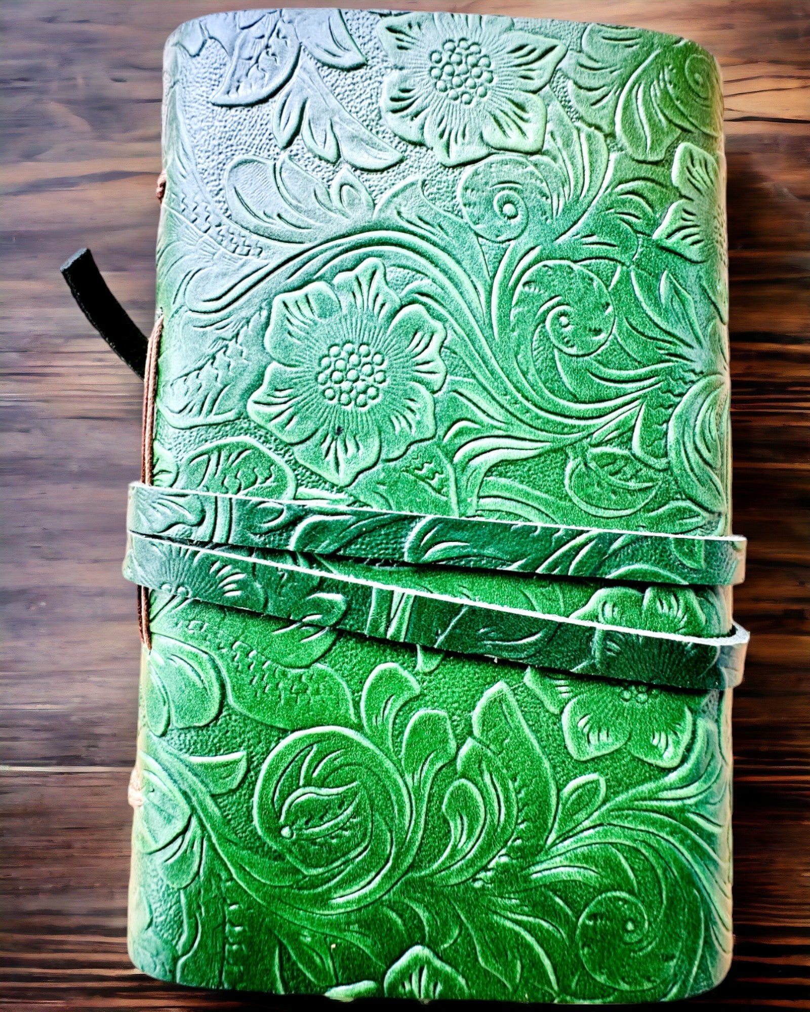 Premium Leather Notebook "Nature's Elegance" - 200 pages, 120g, notebook, sketchbook, 2 colors to choose from, personalization with engraving