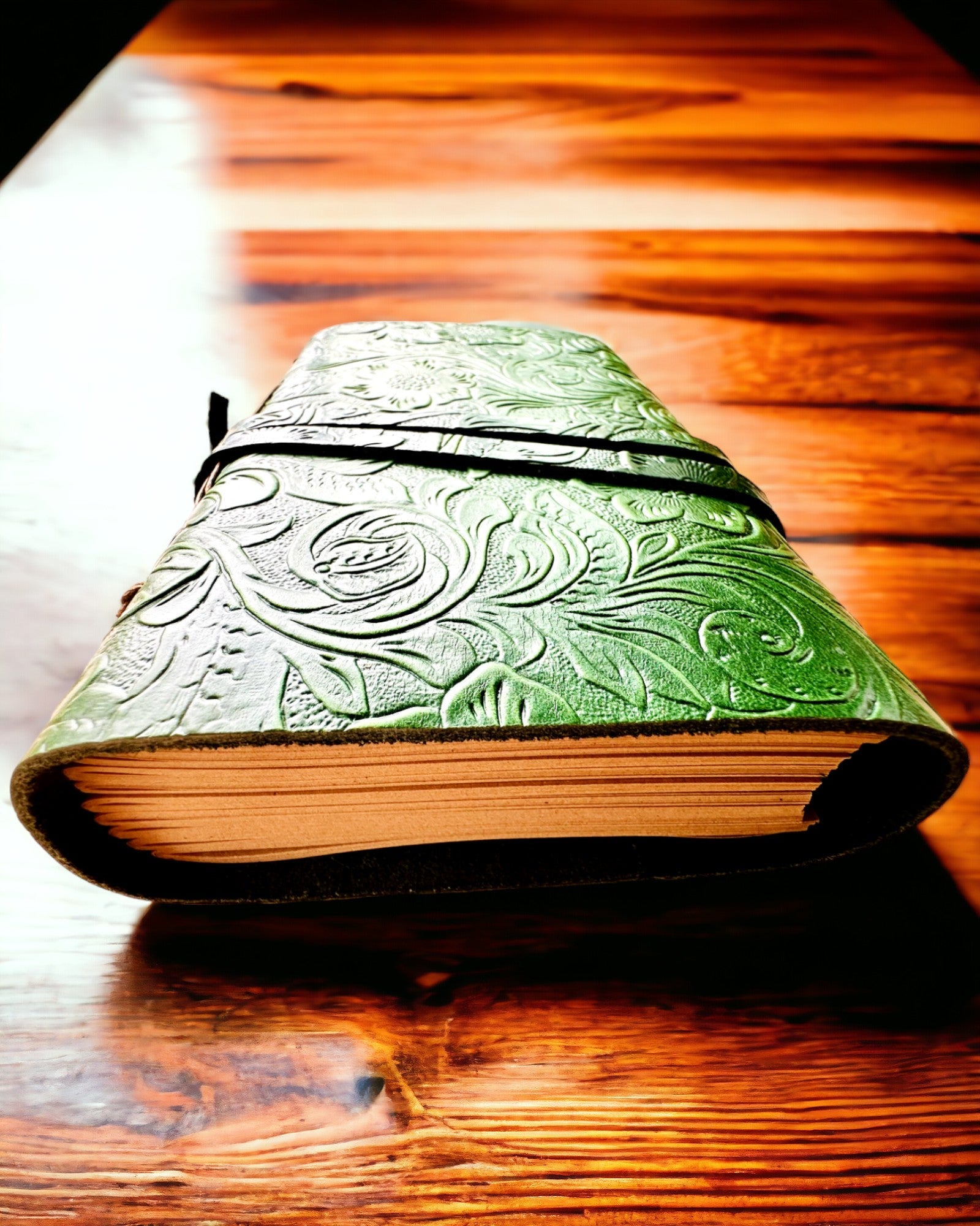 Premium Leather Notebook "Nature's Elegance" - 200 pages, 120g, notebook, sketchbook, 2 colors to choose from, personalization with engraving