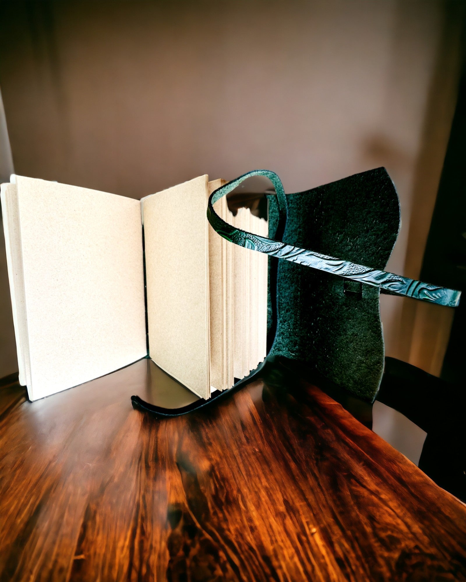 Premium Leather Notebook "Nature's Elegance" - 200 pages, 120g, notebook, sketchbook, 2 colors to choose from, personalization with engraving