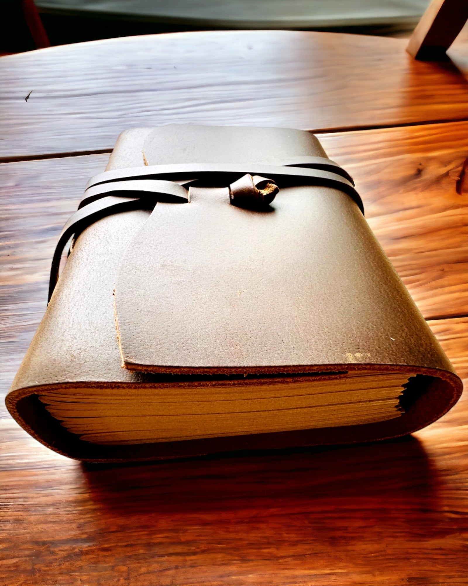 Premium Notebook "RetroNotes" – Elegant Genuine Leather Notebook - 200 pages, 120g, notebook, sketchbook, brown color, engraving personalization