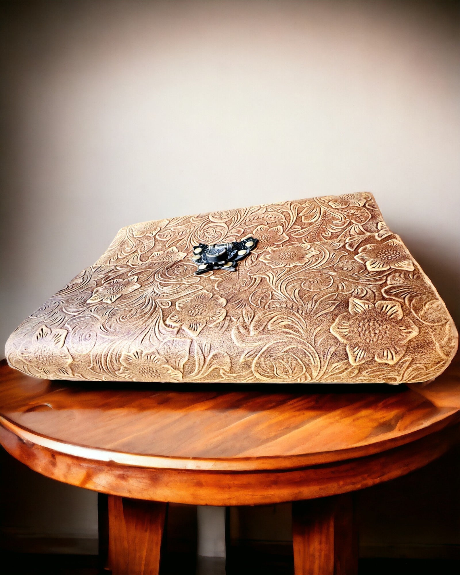 Luxury Retro Notebook with Leather Cover - "Vintage Elegance", 480 pages, customizable with engraving