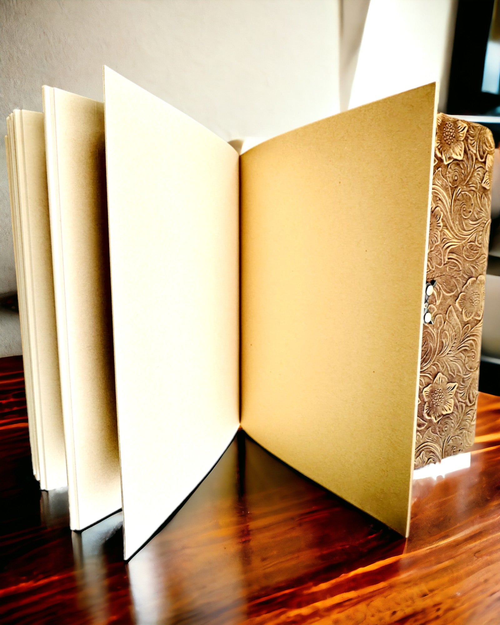 Luxury Retro Notebook with Leather Cover - "Vintage Elegance", 480 pages, customizable with engraving