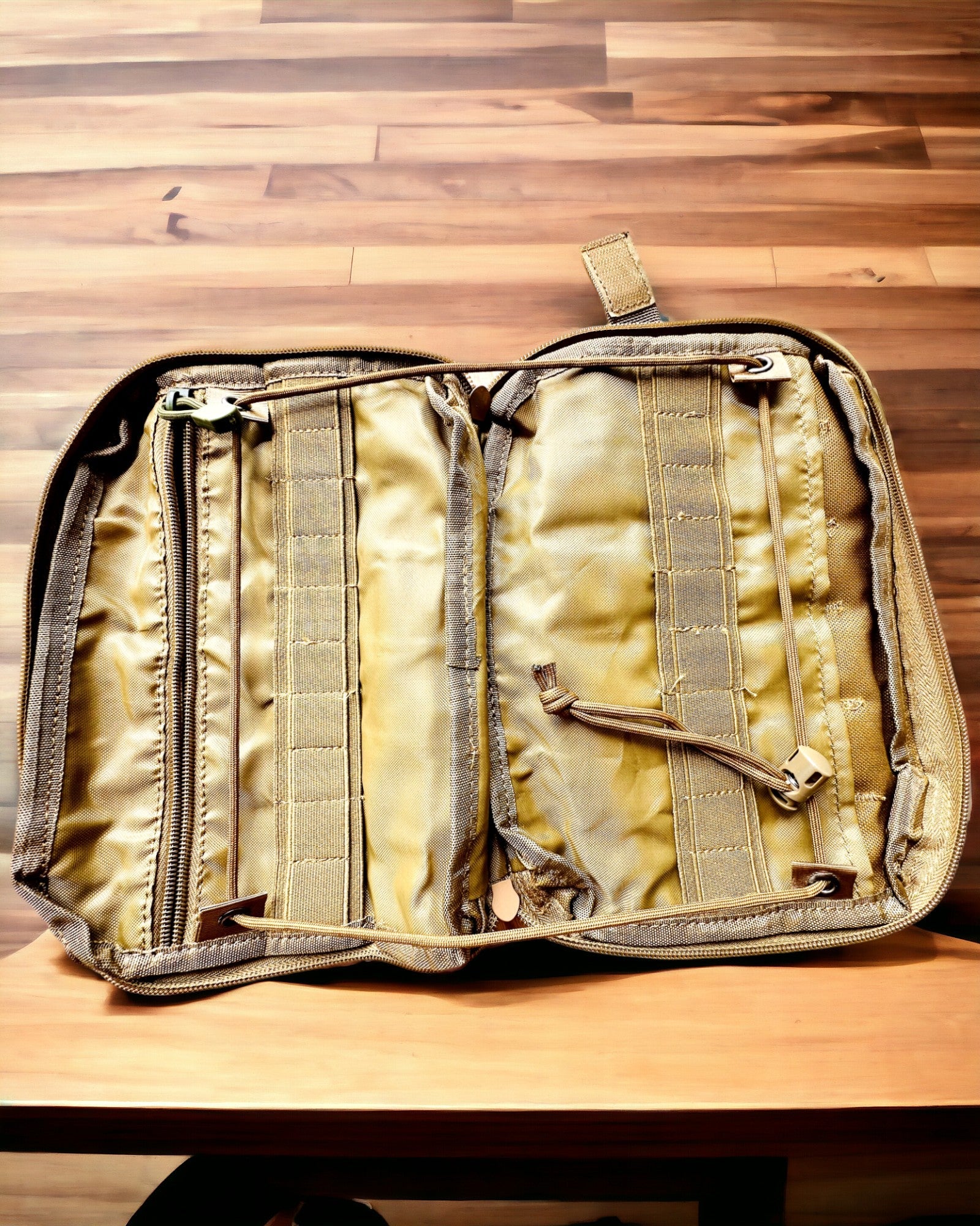 Traveler's Tactical Pouch - MOLLE "Militaris" - 26 cm x 5.5 cm x 19 cm