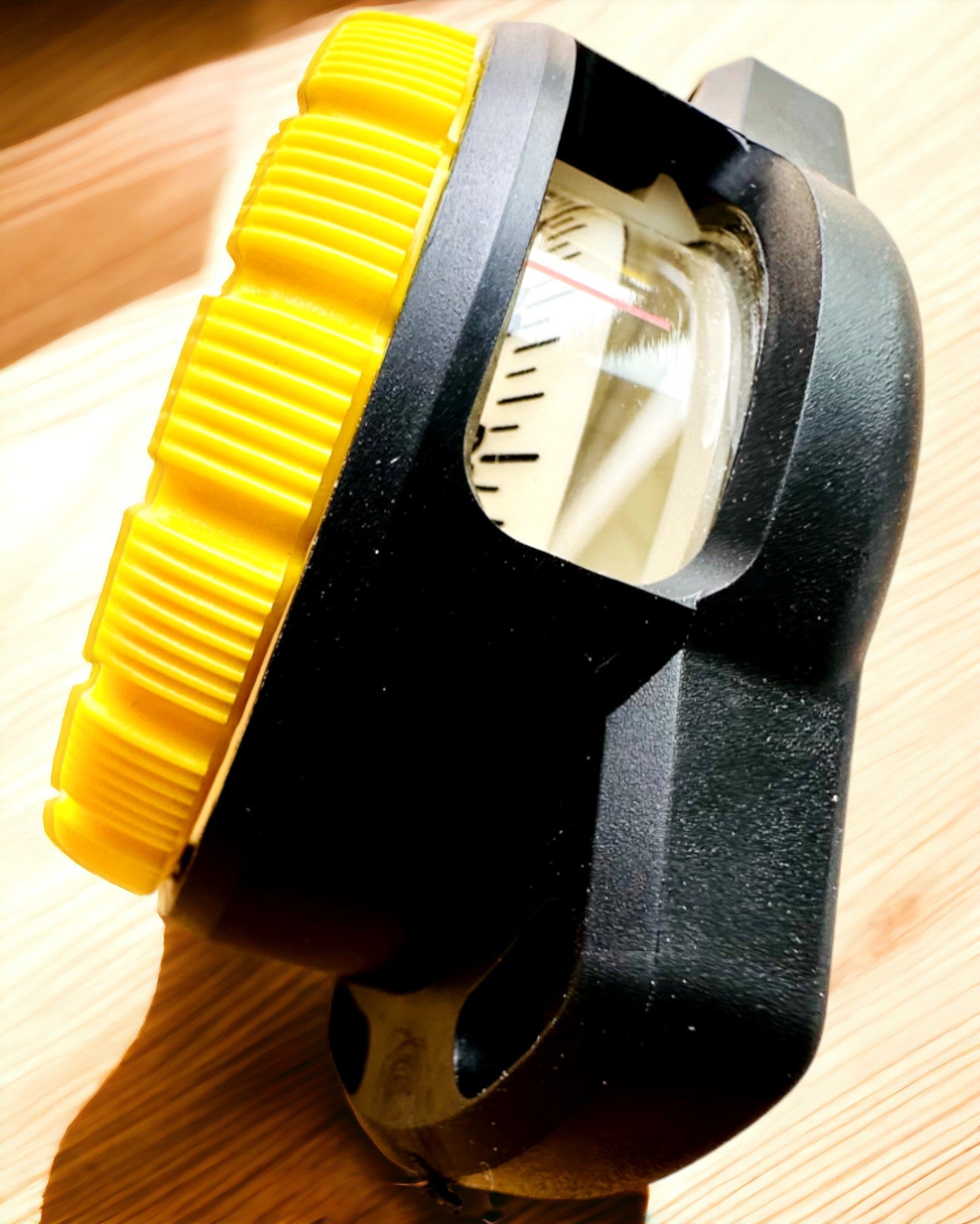 AquaGuide Diving Compass - waterproof compass with luminescence function and flexible strap, customizable