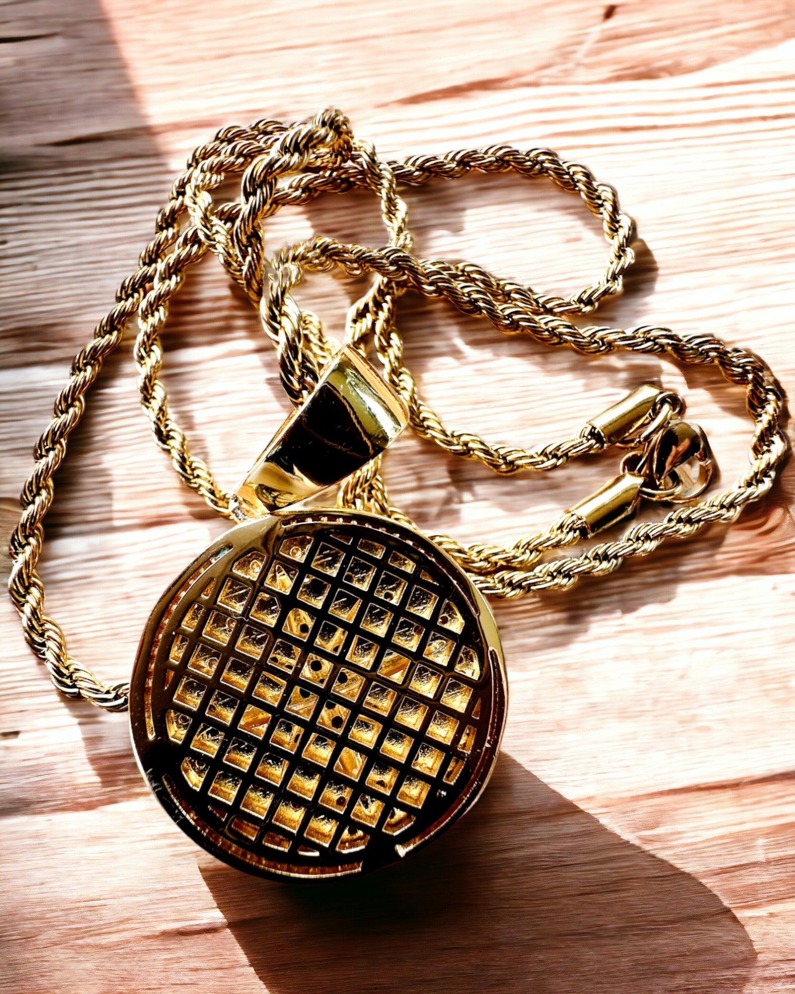 Necklace with Compass Pendant in Glamour Style with Zirconia for Women and Men - gold color, engraving