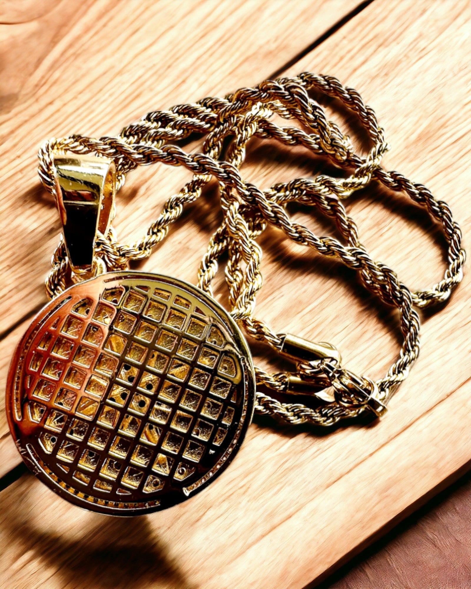 Necklace with Compass Pendant in Glamour Style with Zirconia for Women and Men - gold color, engraving