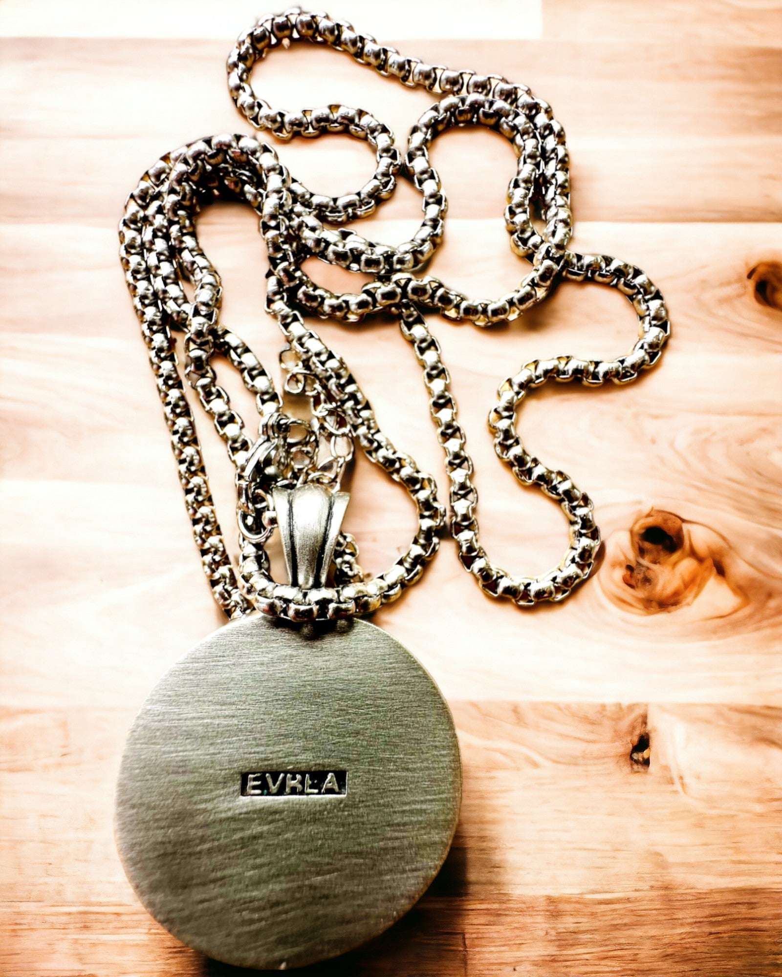 "Eurla" Compass Necklace - customizable with engraving