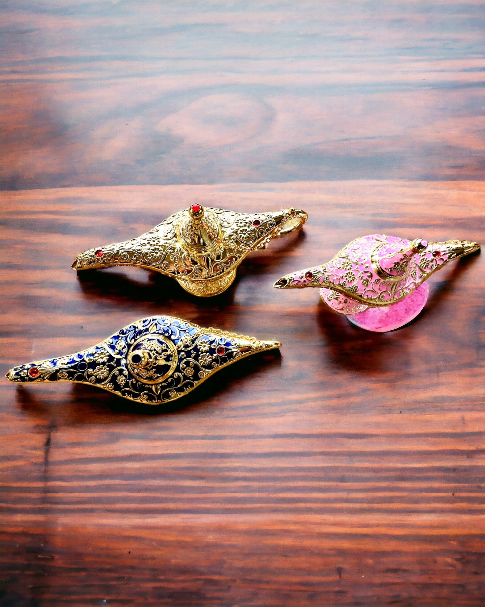 Magic Aladdin Lamp with Engraving Option - Classic Gold Variant, interwoven