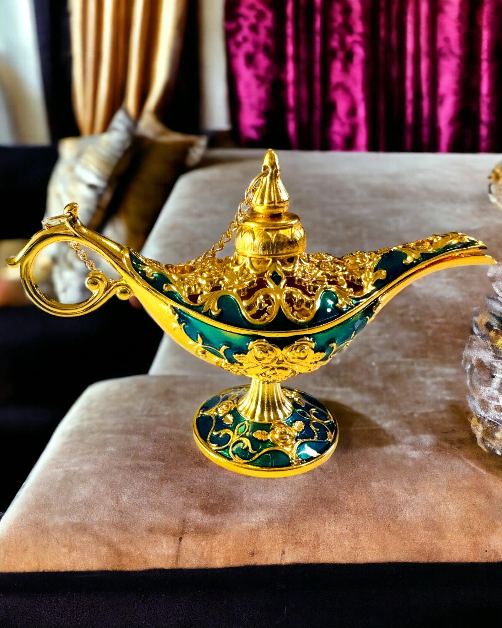 Small Handcrafted Aladdin Lamp - Metal Artistic Handicraft for Home Decoration, engraving