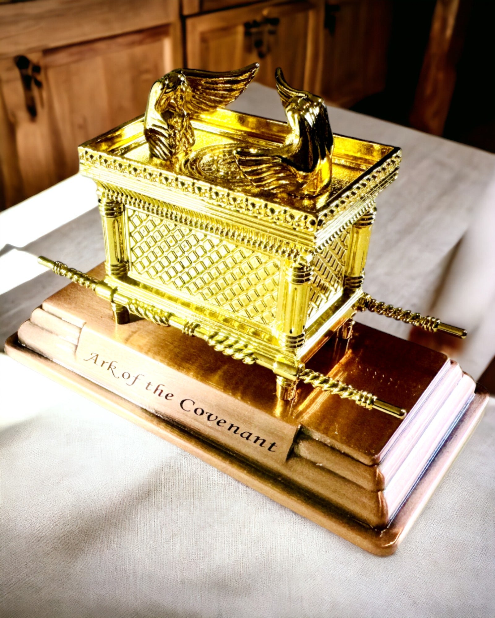 Replica of the Gilded Ark of the Covenant – Decorative Ark Statue Made of Copper in XL Size 28x15.6x20 cm