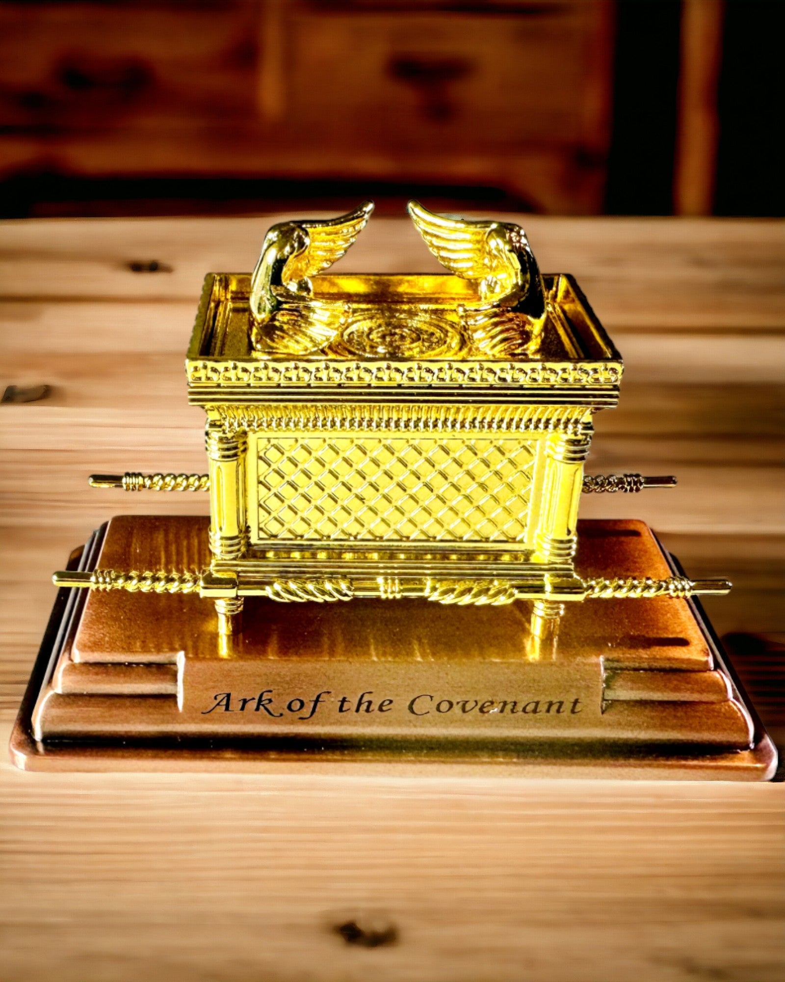 Replica of the Gilded Ark of the Covenant – Decorative Ark Statue Made of Copper in XL Size 28x15.6x20 cm