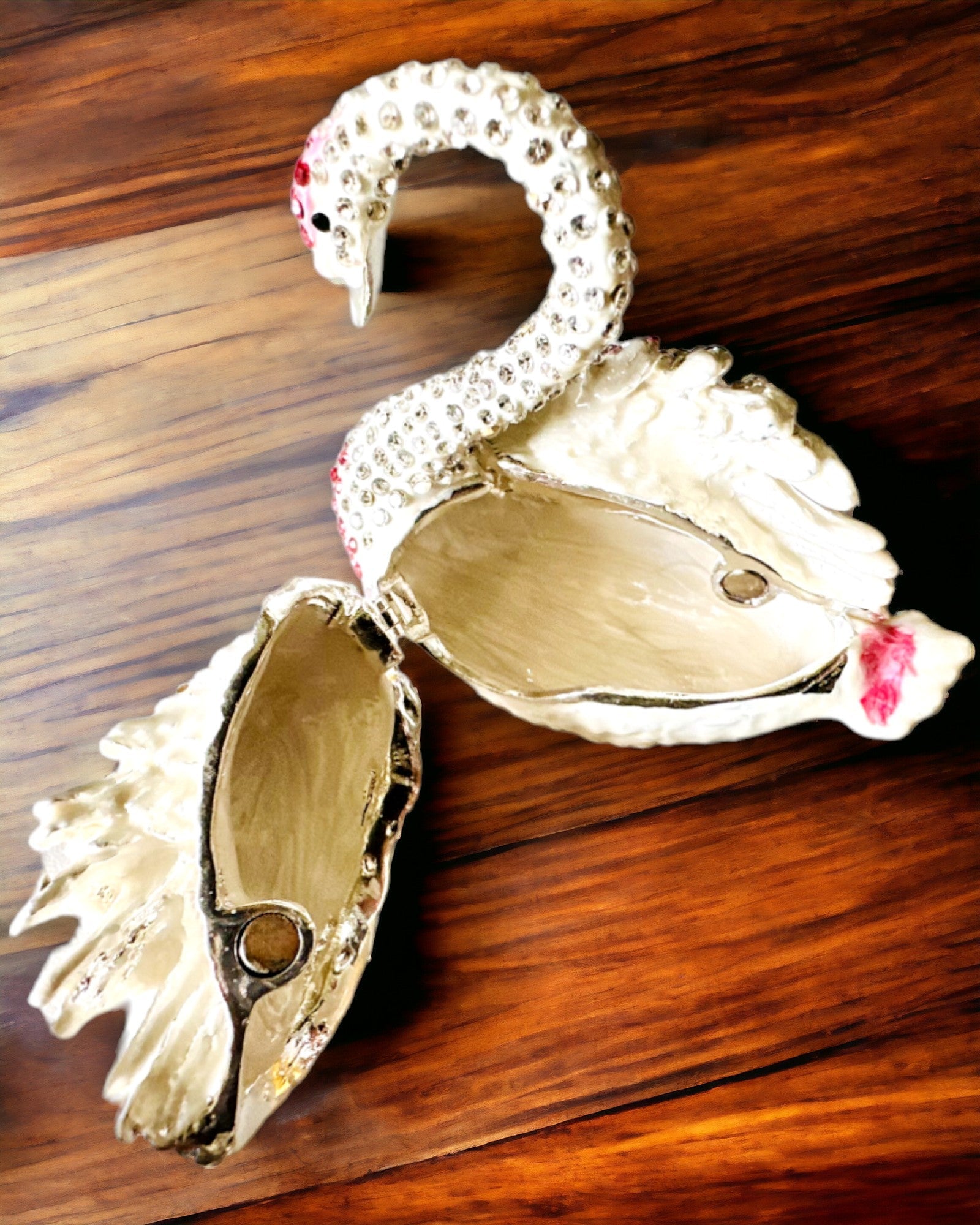 Elegant Box "Swan Jewel" - personalization with engraving