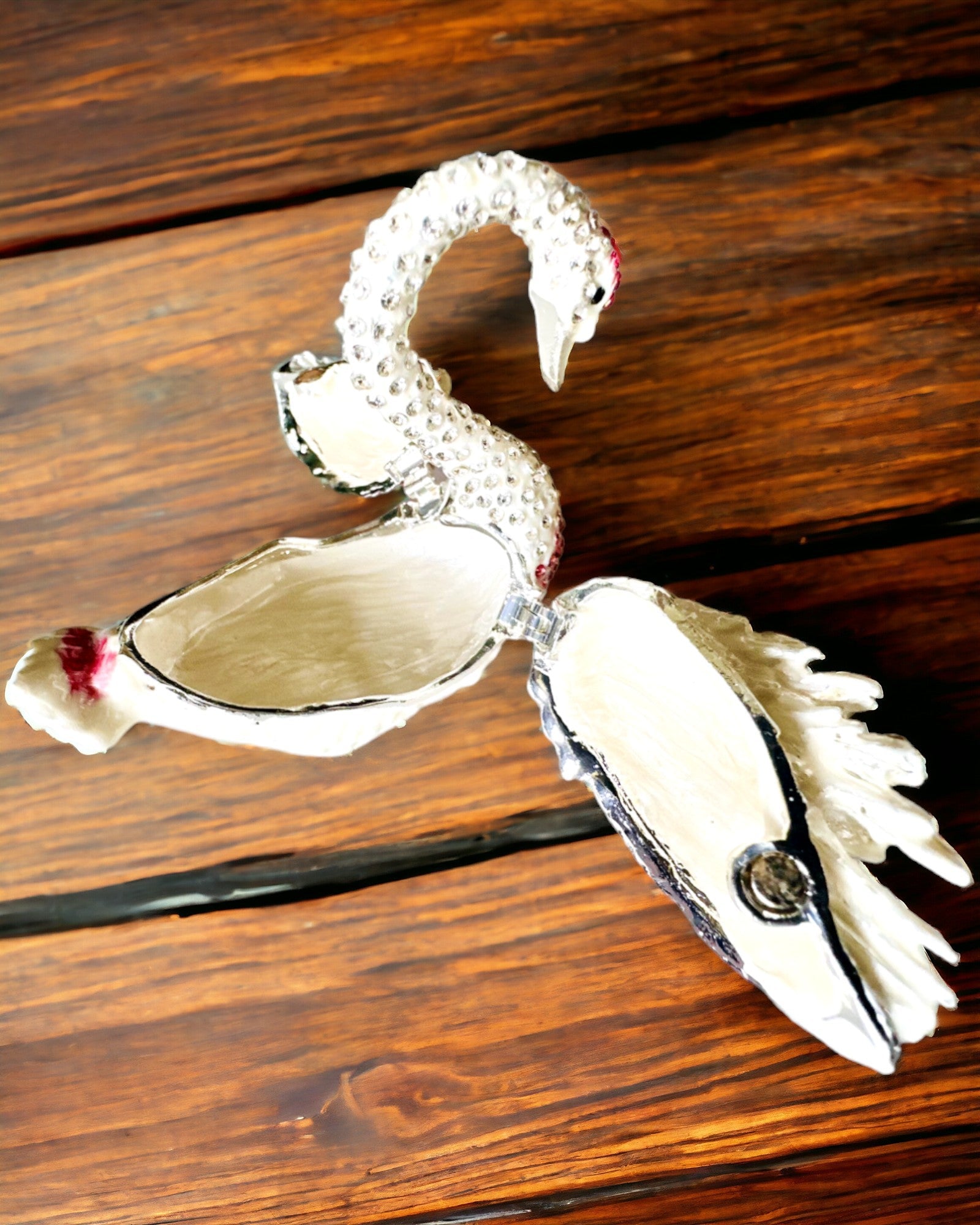 Elegant Box "Swan Jewel" - personalization with engraving