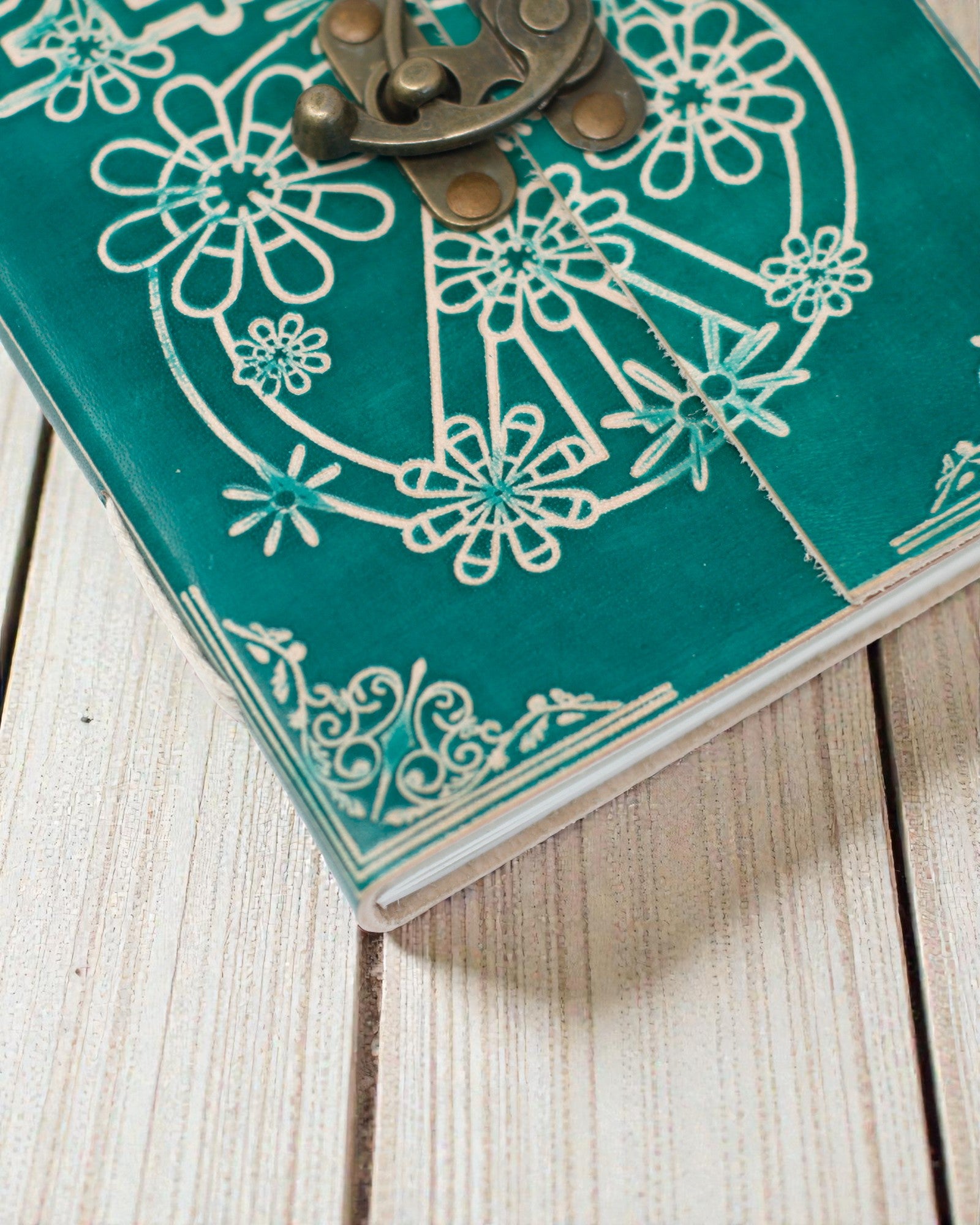 Turquoise Leather Notebook “Peace” with Zipper – Harmony & Calm (18 x 13 cm)